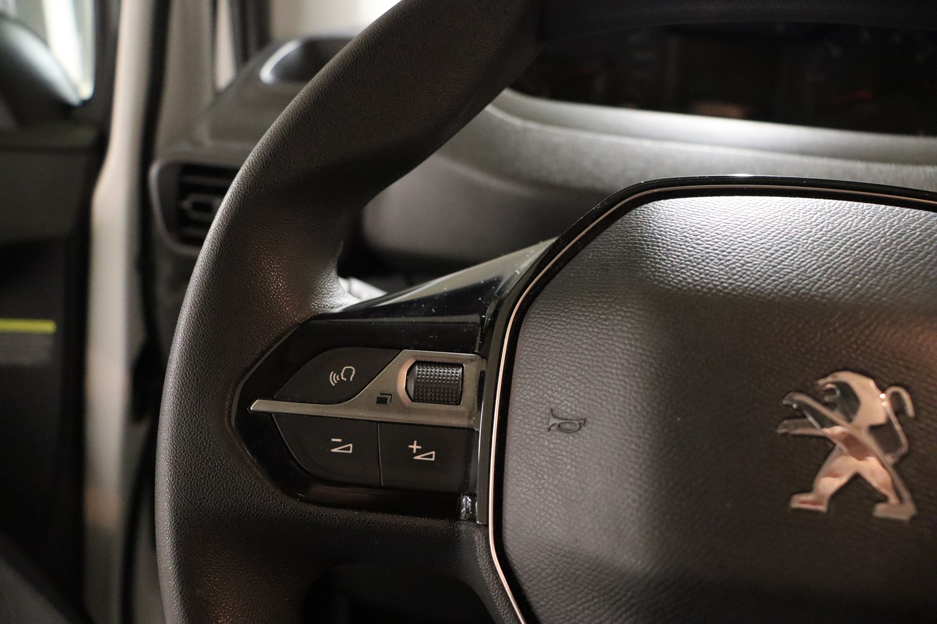 PEUGEOT Partner 1.6 Blue HDi Access 650kg-image-16