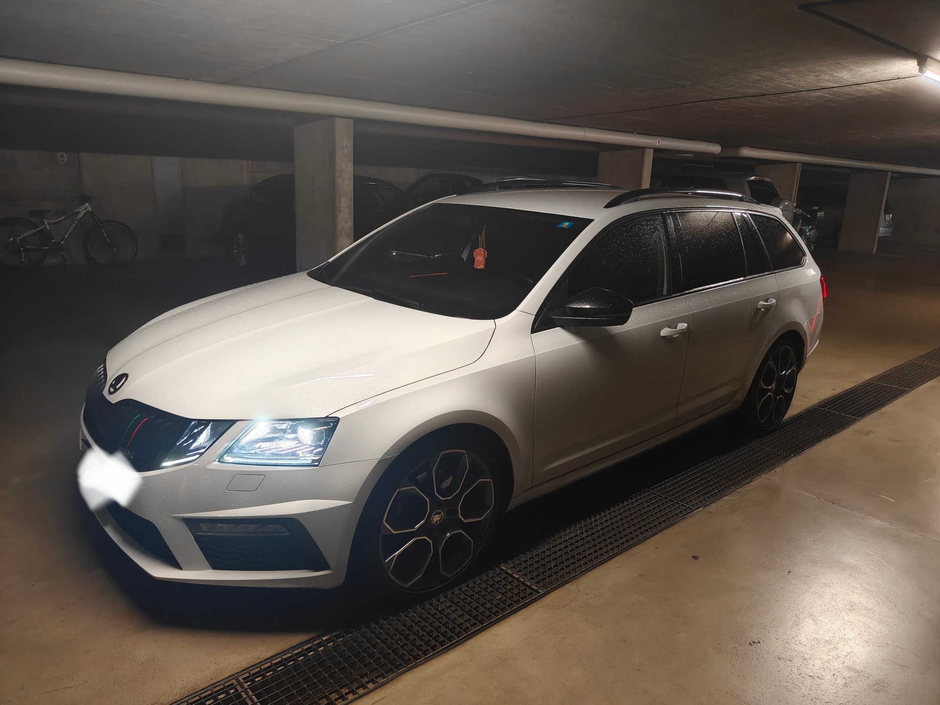 SKODA Octavia 2.0 TDI VRS-image-2