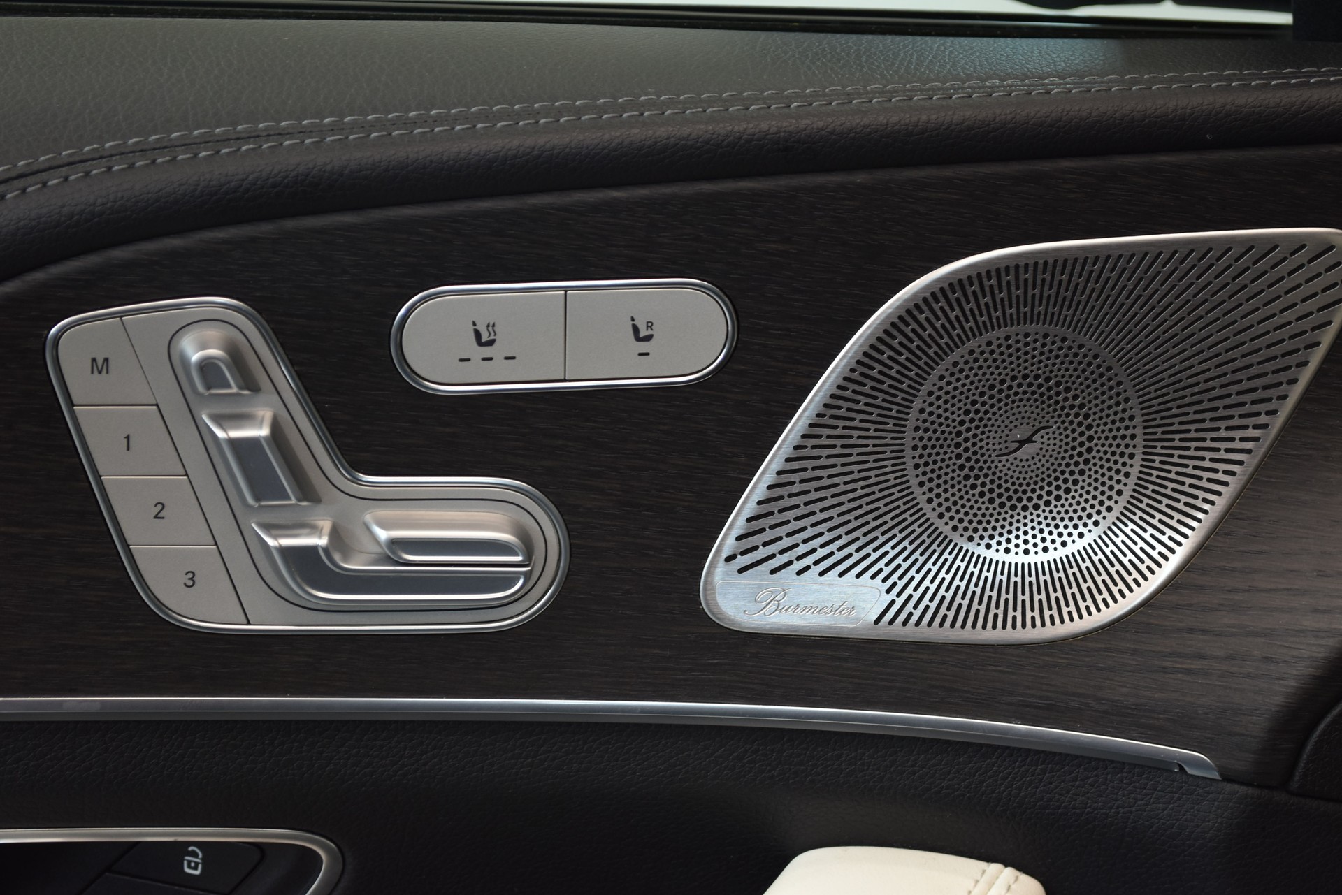 MERCEDES-BENZ GLE 300 d 4Matic AMG Line 9G-Tronic-image-8