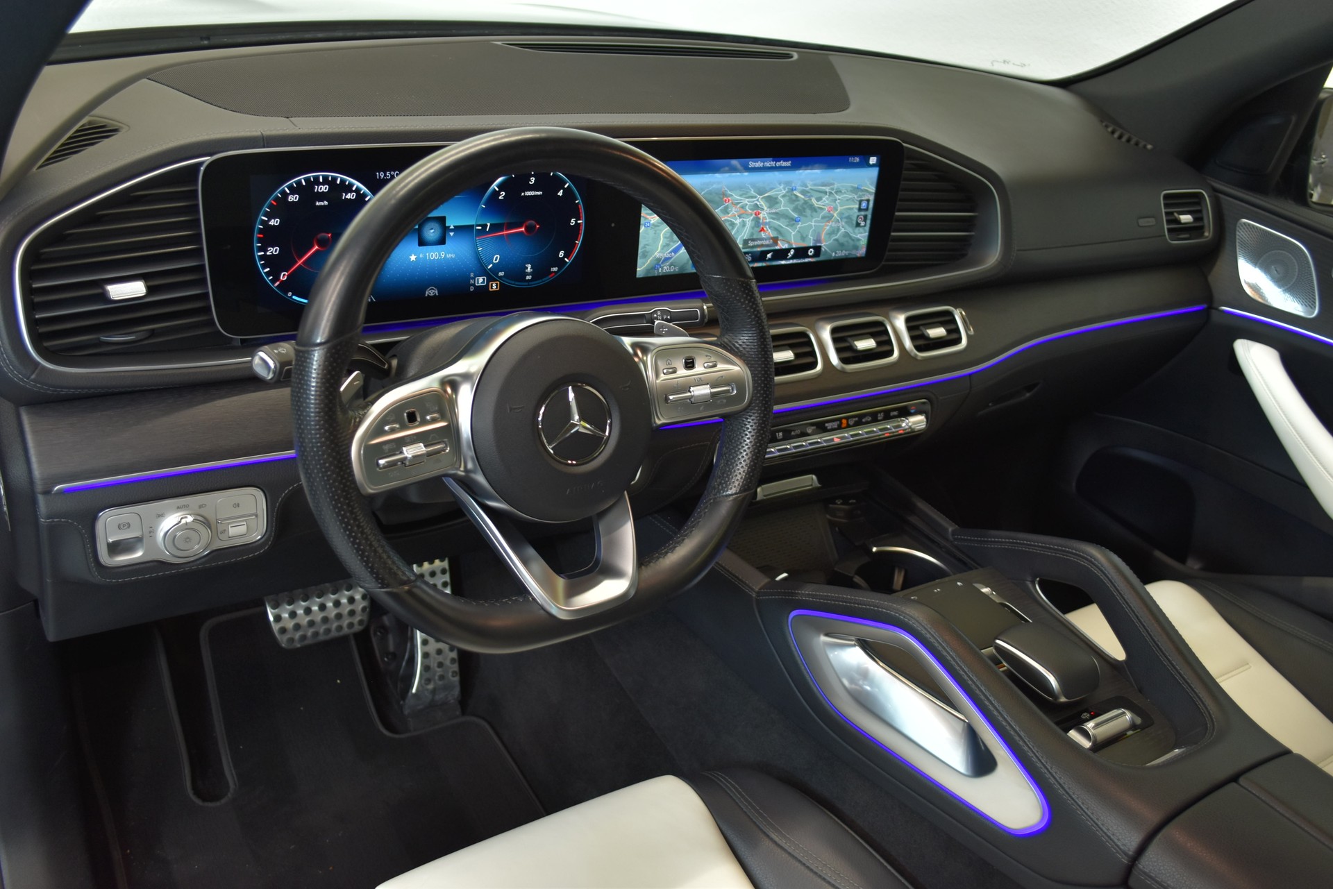 MERCEDES-BENZ GLE 300 d 4Matic AMG Line 9G-Tronic-image-5