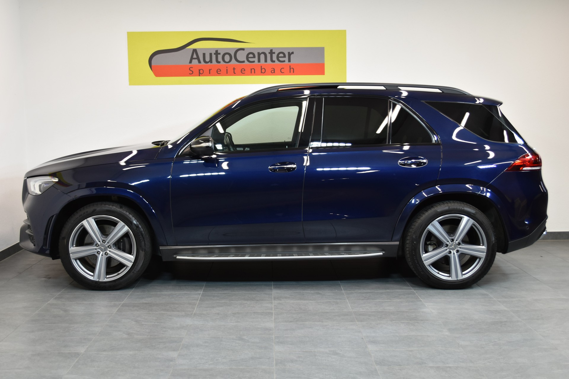 MERCEDES-BENZ GLE 300 d 4Matic AMG Line 9G-Tronic-image-11