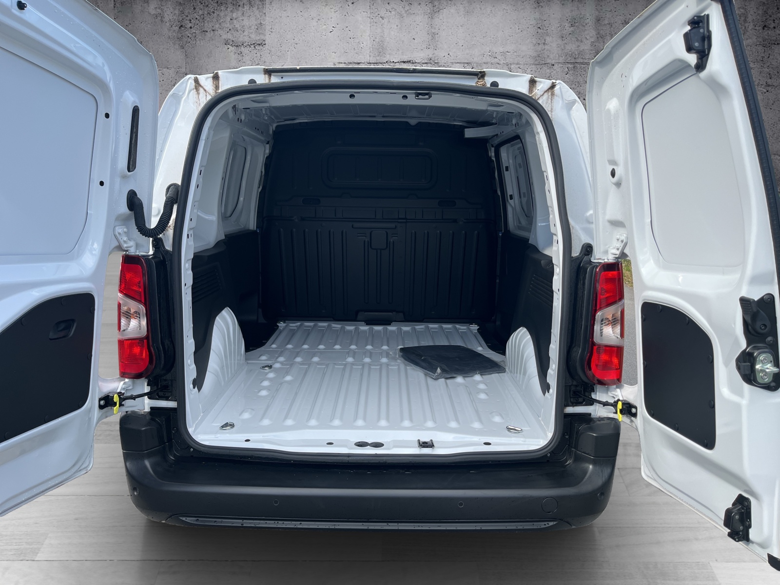 FIAT Doblo Kaw. L1 1.2 PureTech Easy Pro-image-15