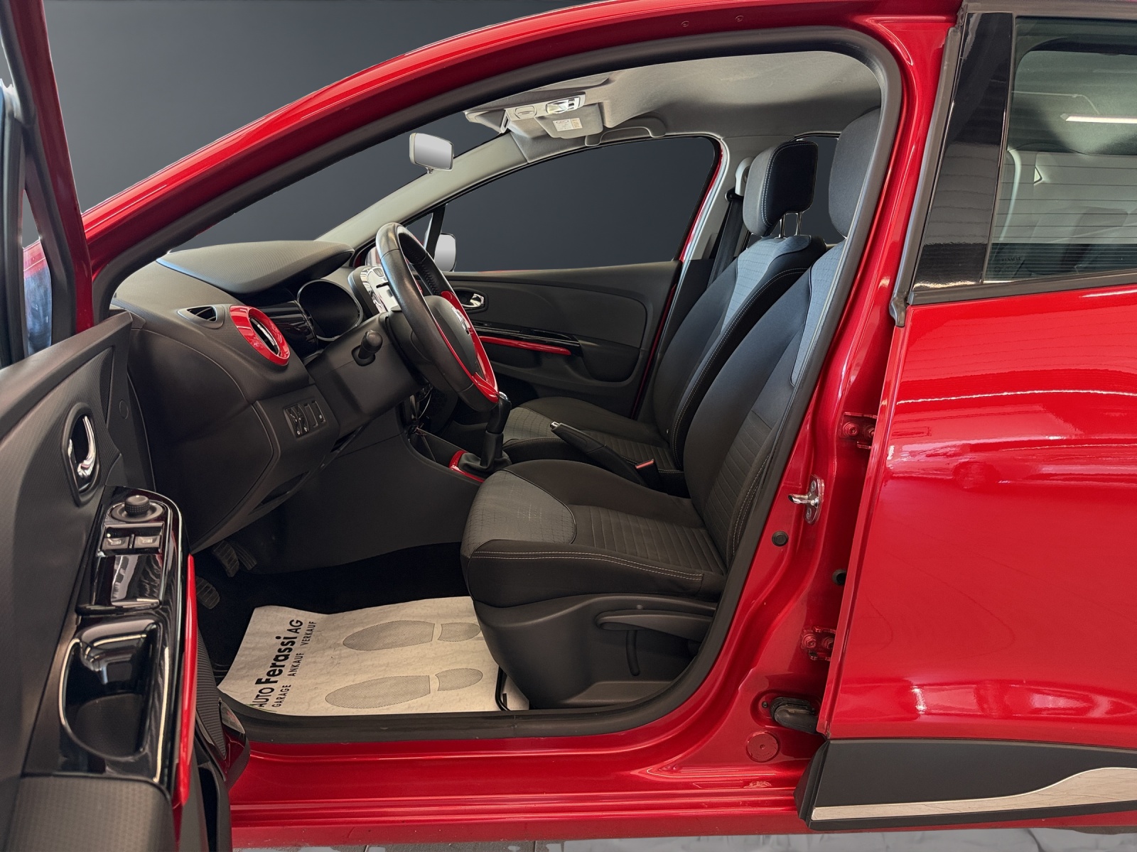 RENAULT Clio 0.9 12V Dynamique-image-16