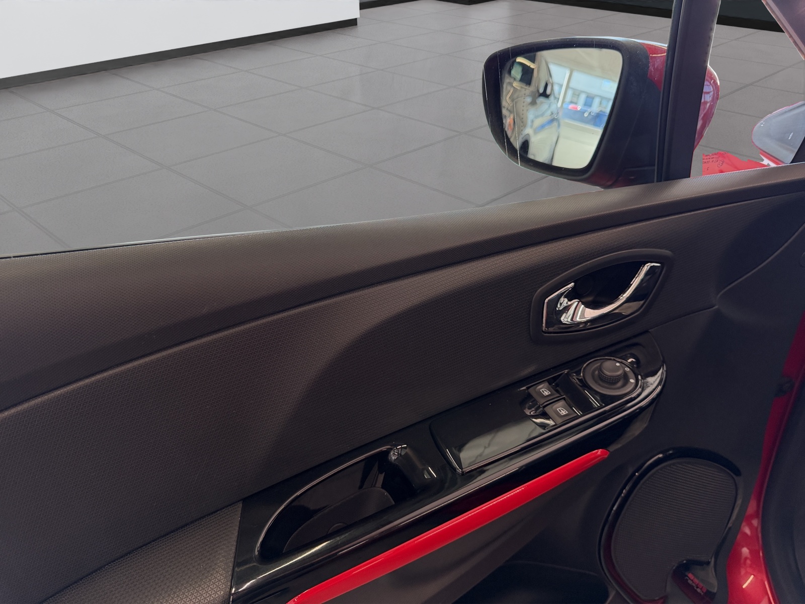 RENAULT Clio 0.9 12V Dynamique-image-15