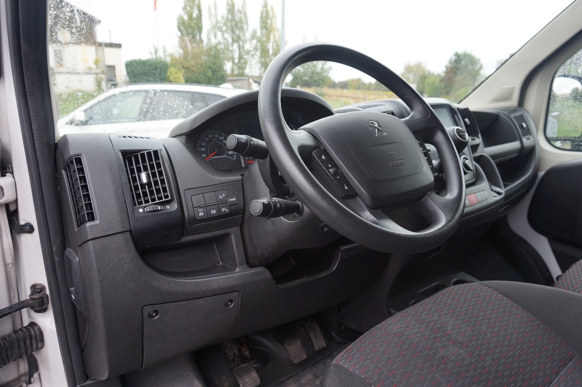PEUGEOT Boxer 2.2 HDI 335 L3H2-image-12