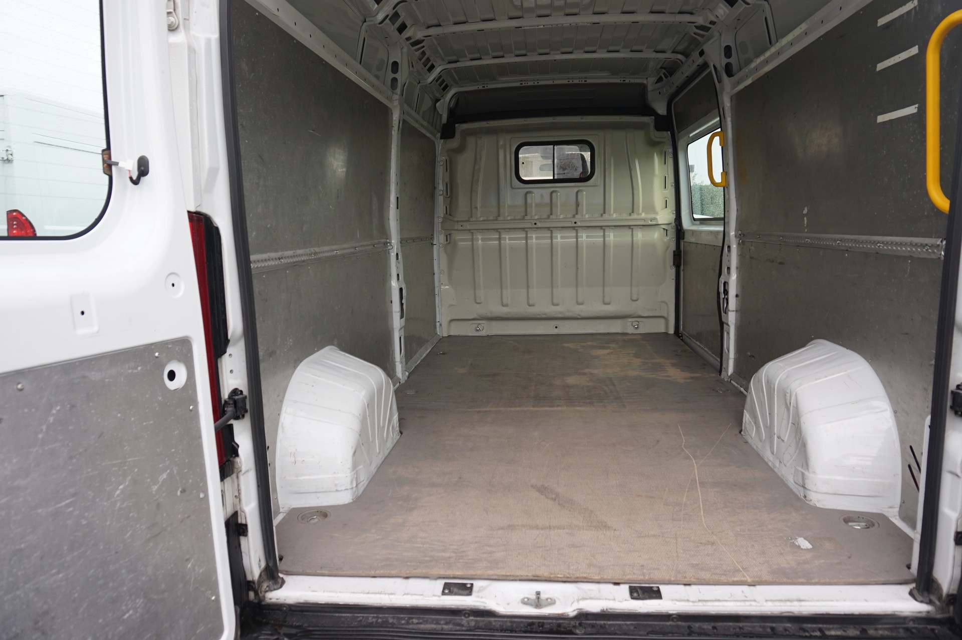 PEUGEOT Boxer 2.2 HDI 335 L3H2-image-7
