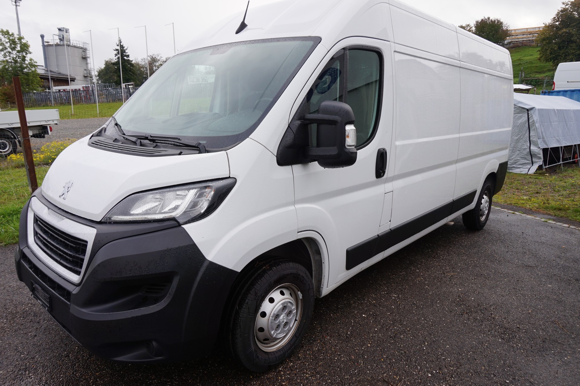 PEUGEOT Boxer 2.2 HDI 335 L3H2-image-1