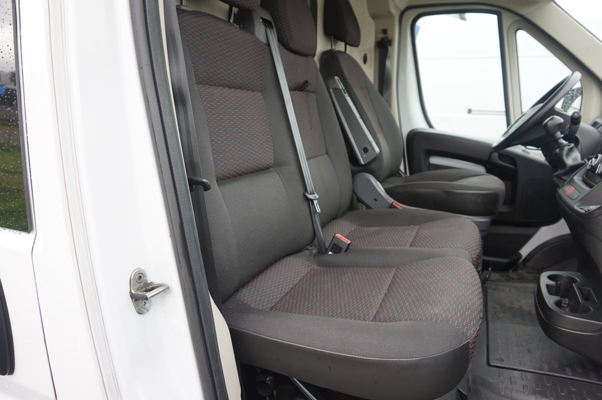 PEUGEOT Boxer 2.2 HDI 335 L3H2-image-13