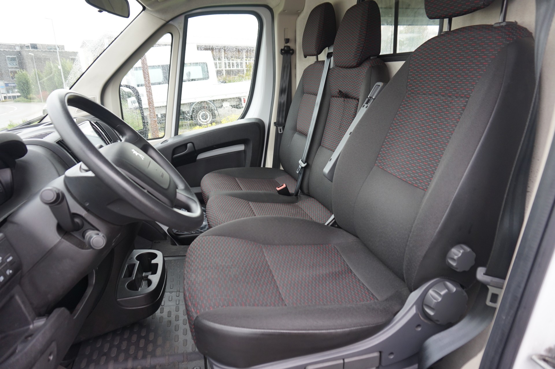 PEUGEOT Boxer 2.2 HDI 335 L3H2-image-11