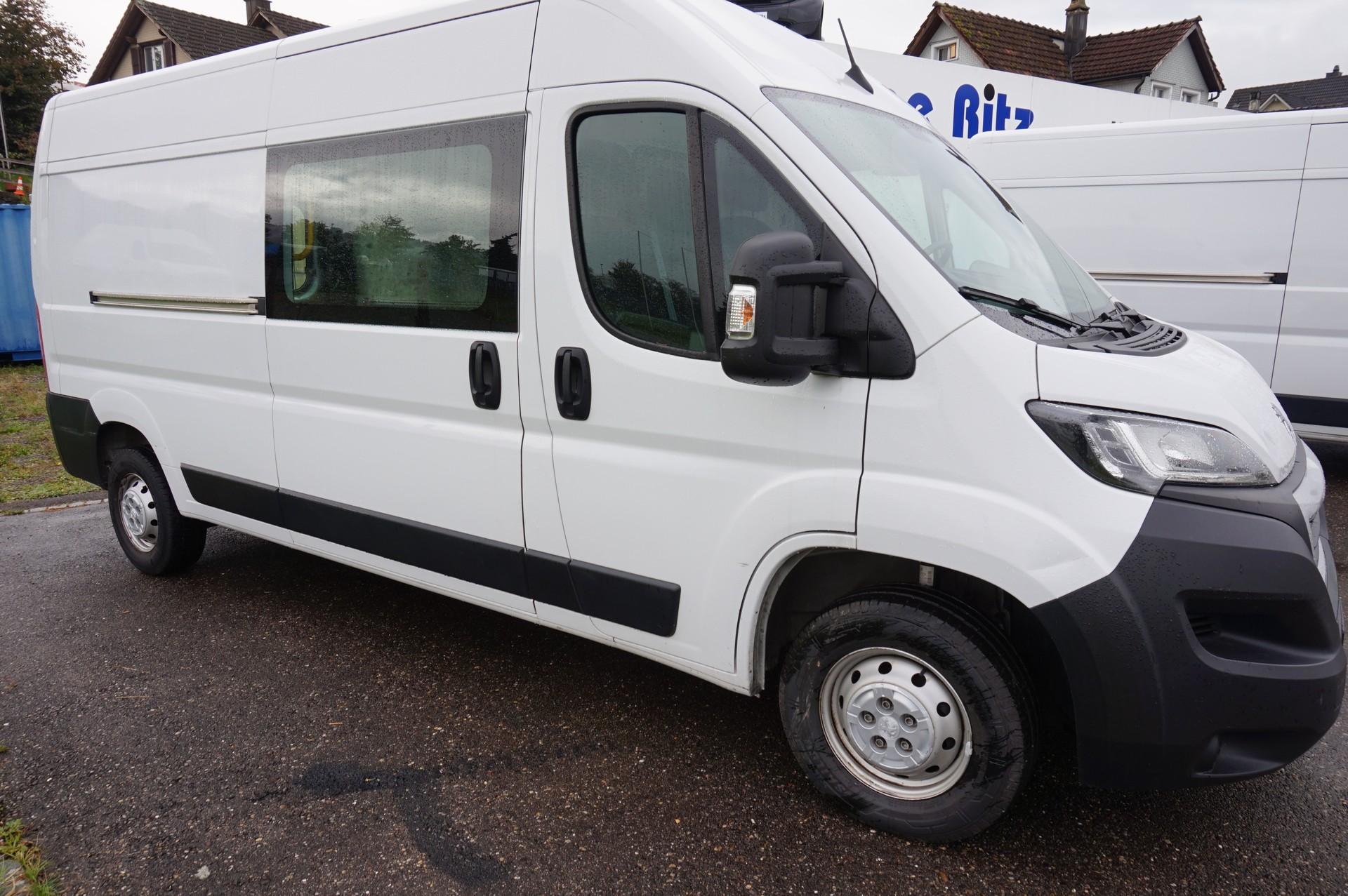 PEUGEOT Boxer 2.2 HDI 335 L3H2-image-2