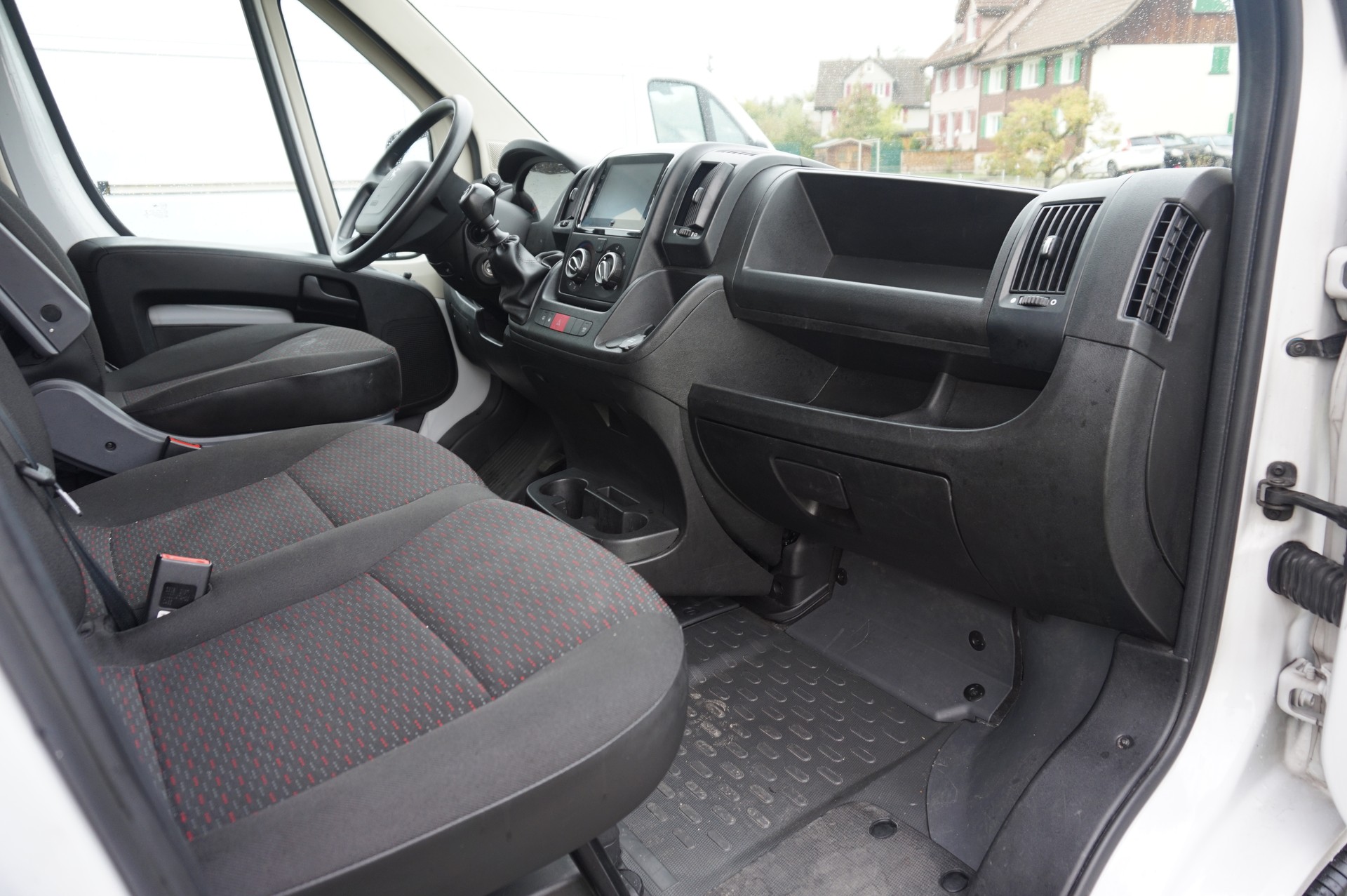 PEUGEOT Boxer 2.2 HDI 335 L3H2-image-14