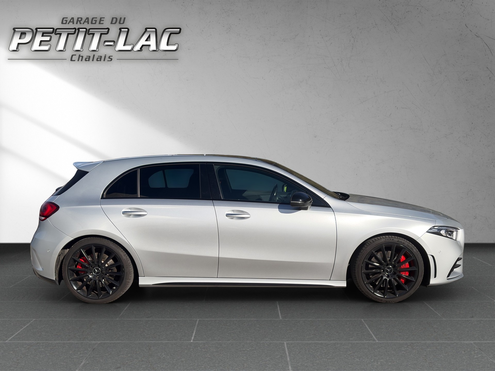 MERCEDES-BENZ A 35 AMG 4Matic Speedshift-image-6
