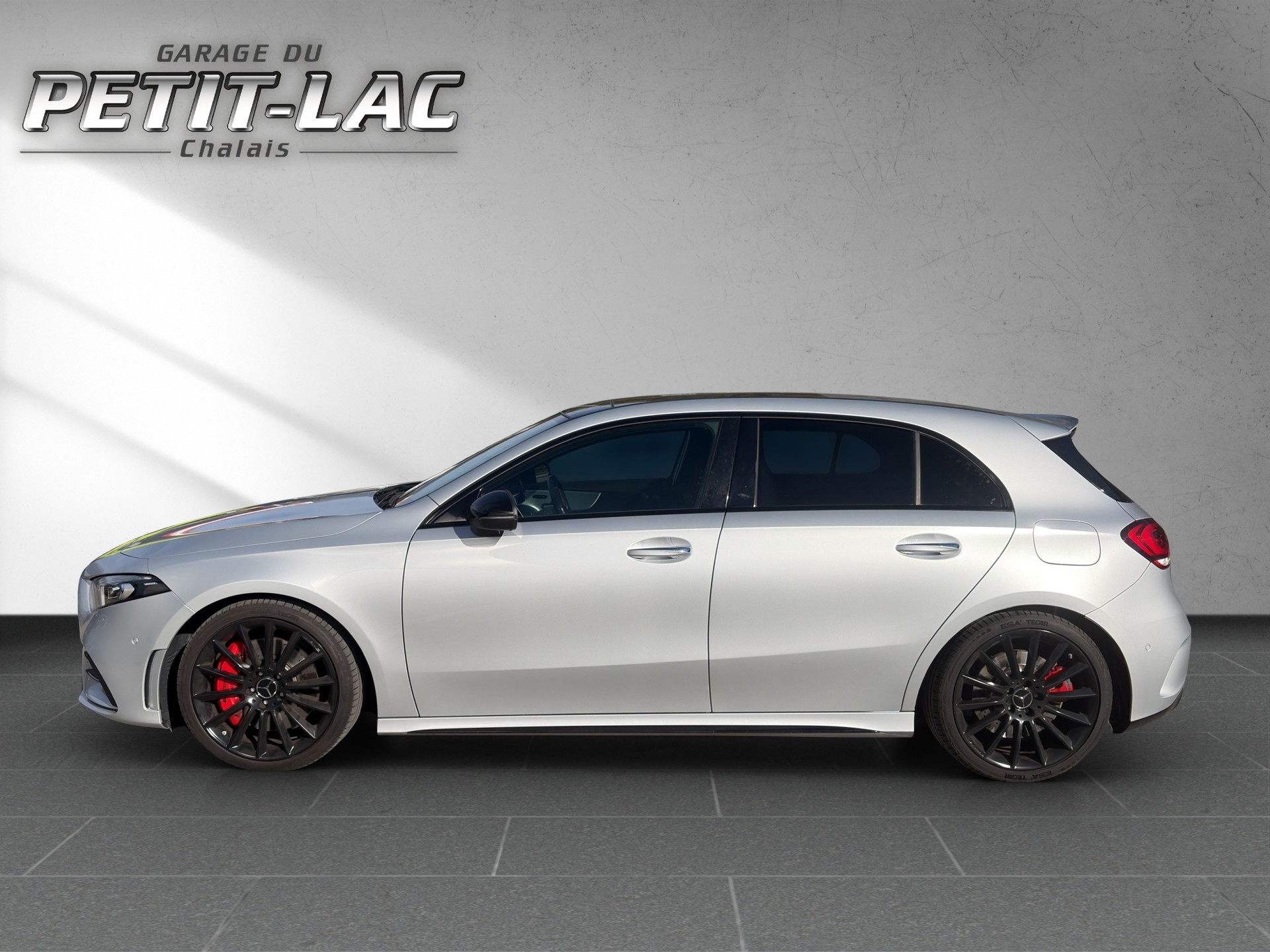 MERCEDES-BENZ A 35 AMG 4Matic Speedshift-image-2