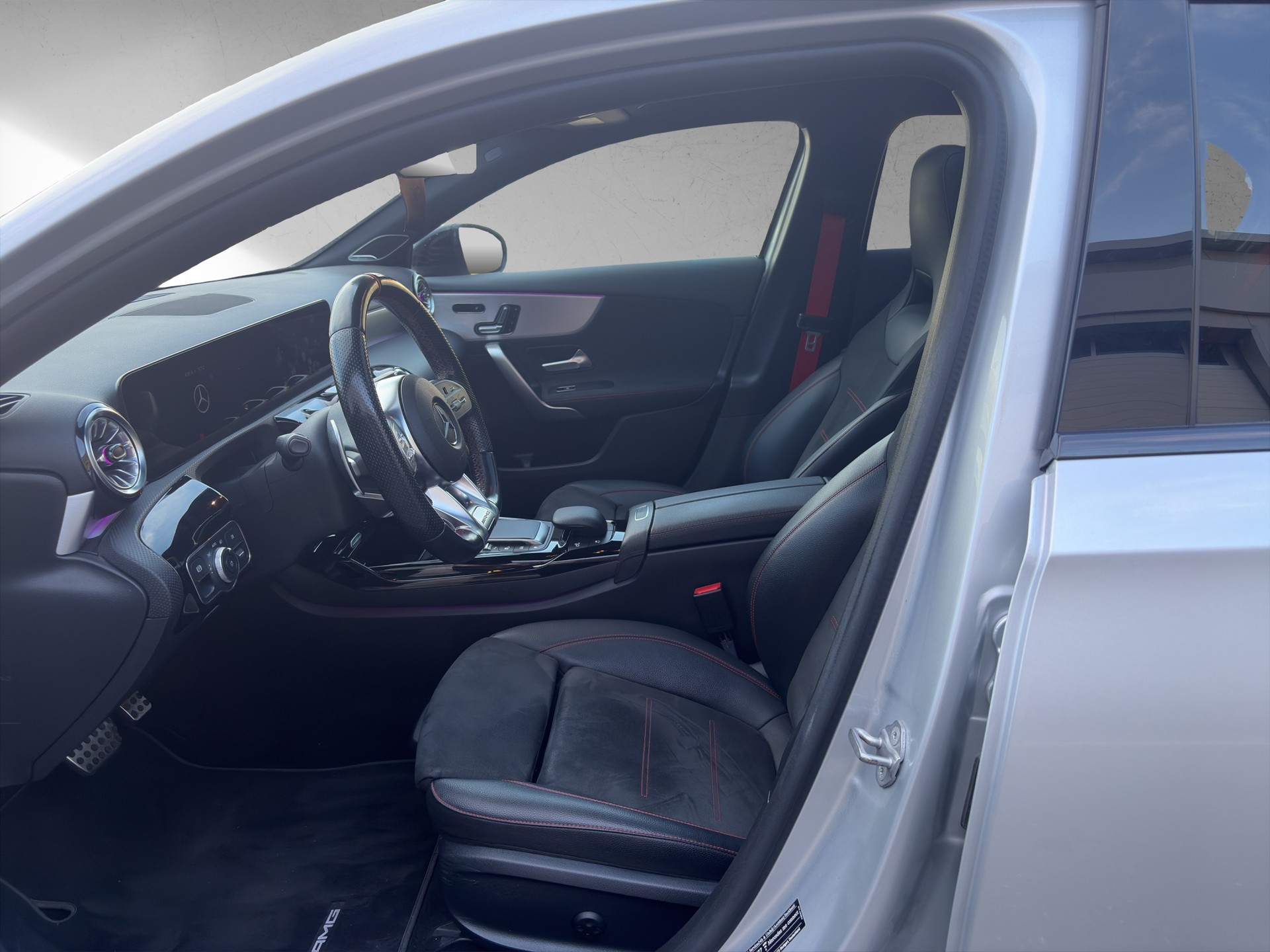 MERCEDES-BENZ A 35 AMG 4Matic Speedshift-image-9
