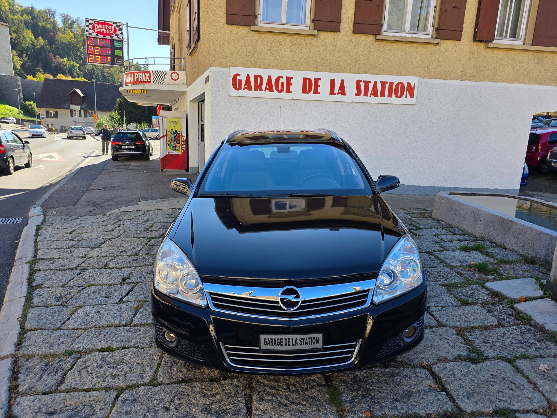 OPEL Astra Caravan 1.9 CDTi 16V Cosmo-image-1