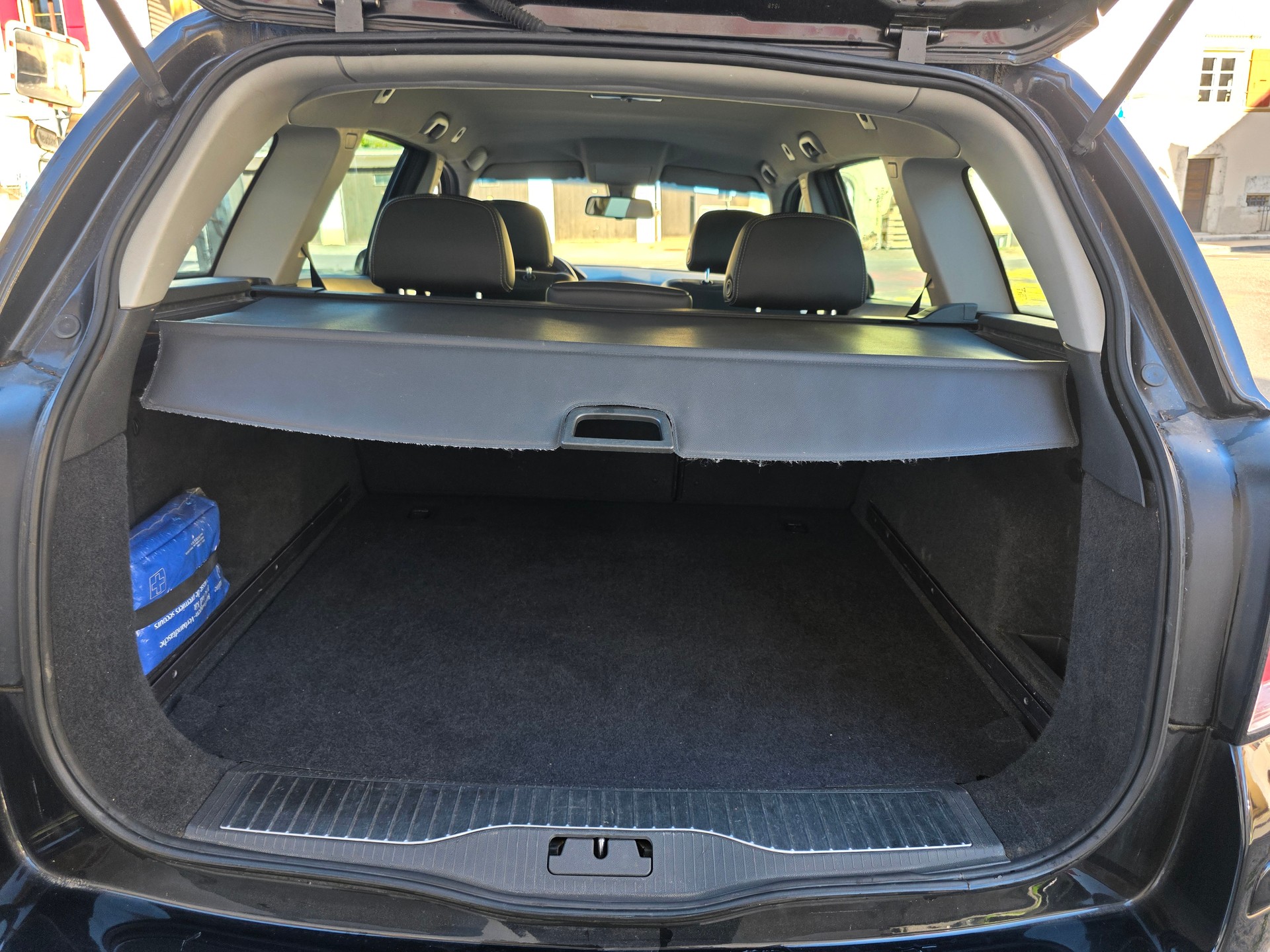 OPEL Astra Caravan 1.9 CDTi 16V Cosmo-image-10