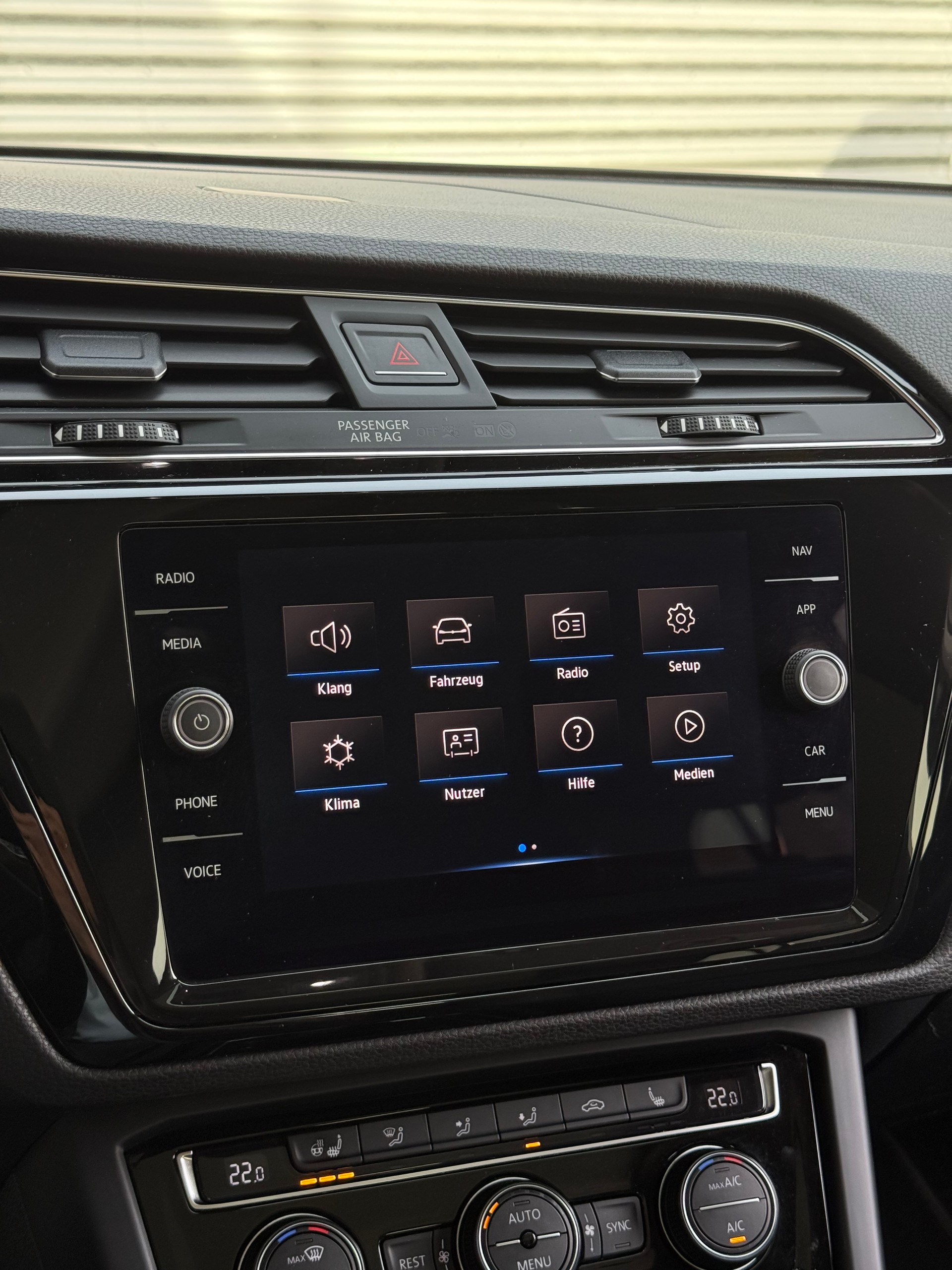 VW Touran 2.0 TDI R-LINE BlueMotion Highline DSG-image-22