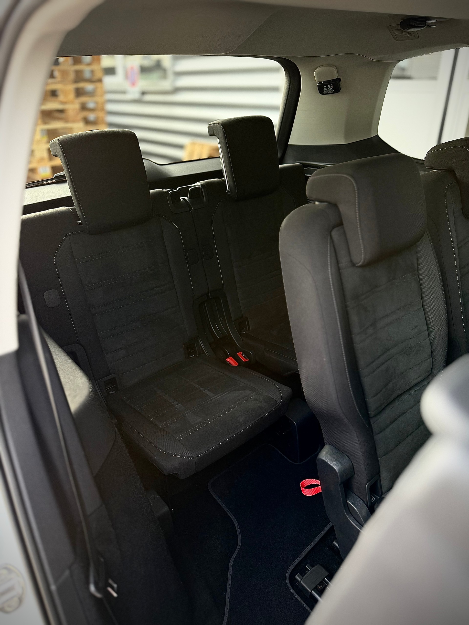 VW Touran 2.0 TDI R-LINE BlueMotion Highline DSG-image-17