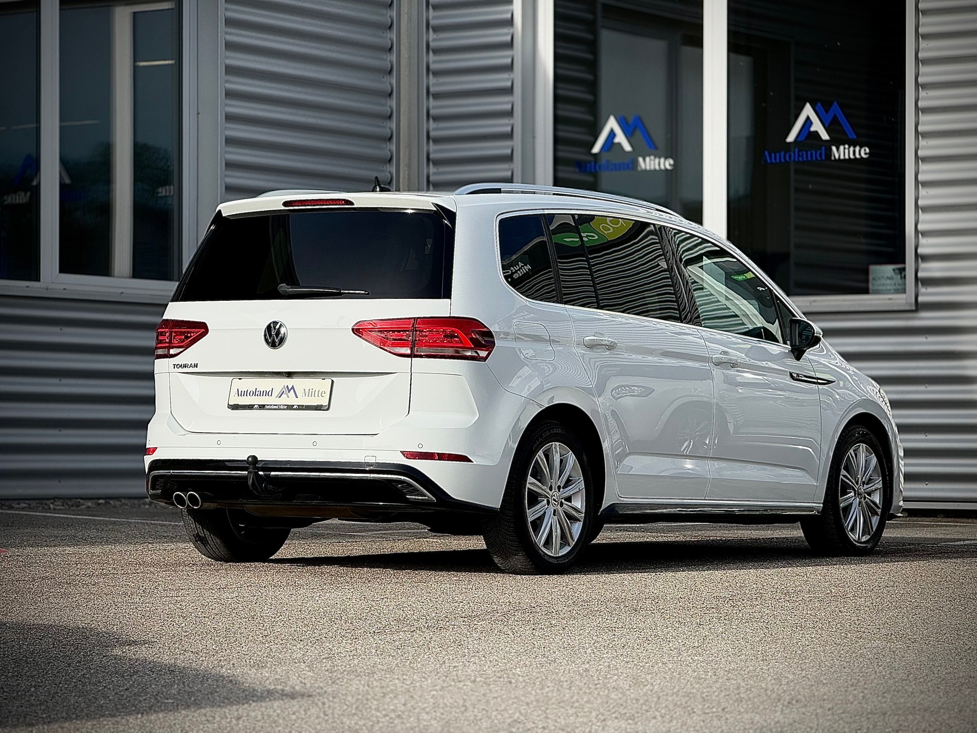 VW Touran 2.0 TDI R-LINE BlueMotion Highline DSG-showroom-element-3