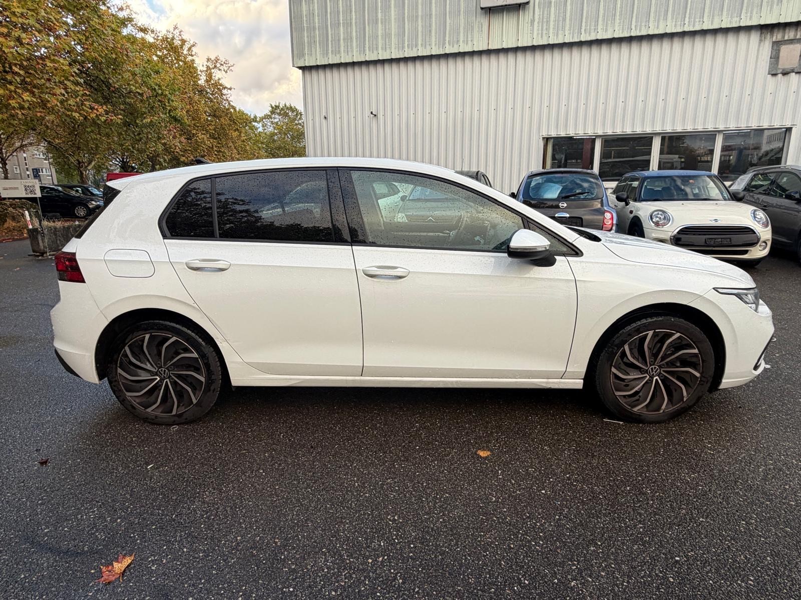 VW Golf Variant 1.5 eTSI mHEV Life-image-3
