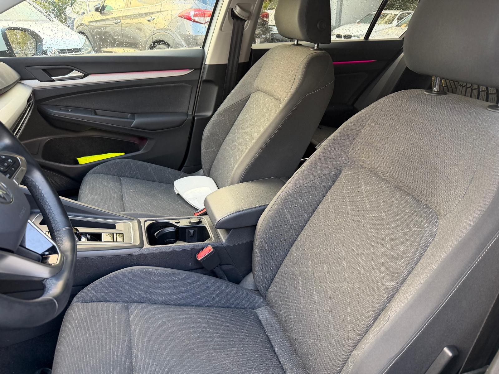 VW Golf Variant 1.5 eTSI mHEV Life-image-14