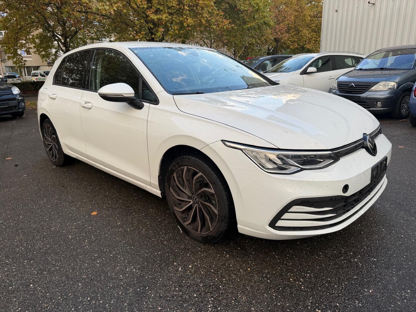 VW Golf Variant 1.5 eTSI mHEV Life-image-1