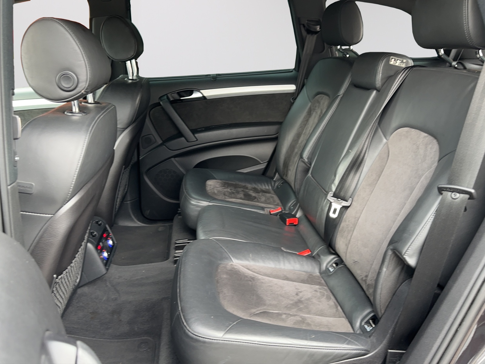 AUDI Q7 4.2 TDI quattro tiptronic-image-11