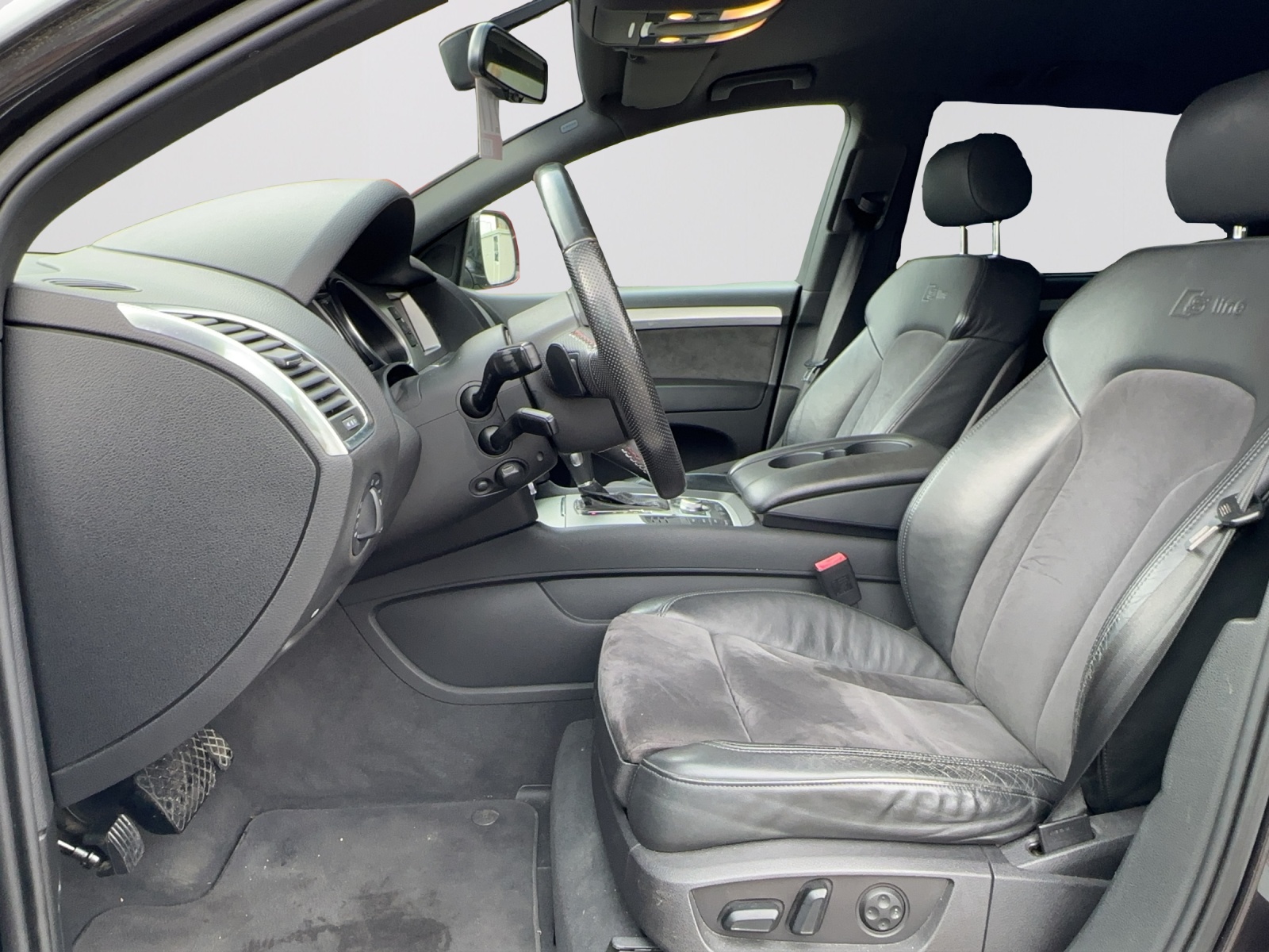 AUDI Q7 4.2 TDI quattro tiptronic-image-10