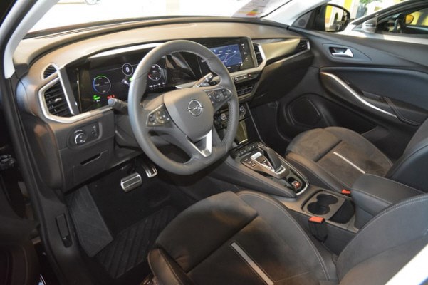OPEL Grandland Hybrid4 GSe-image-4
