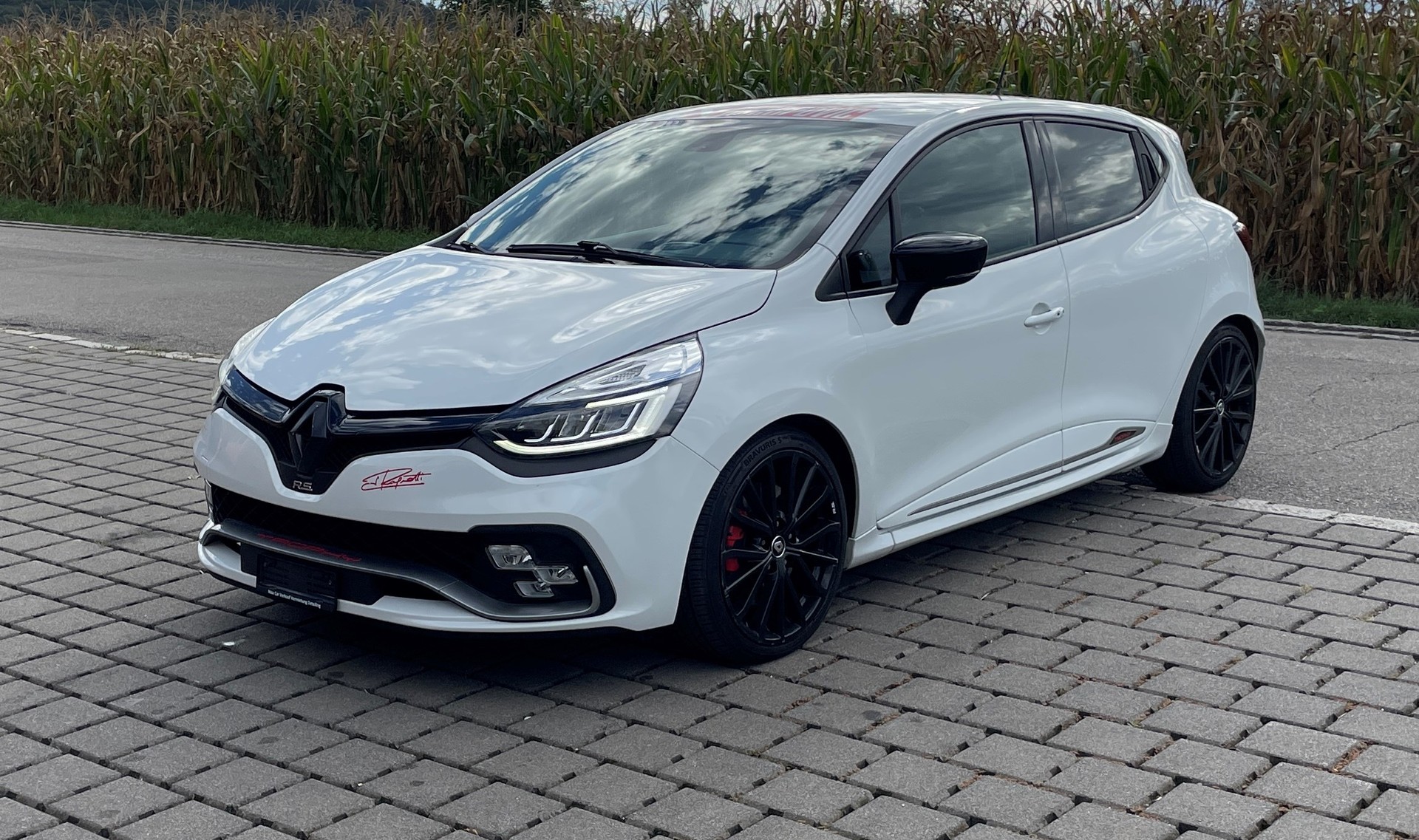 RENAULT Clio 1.6 T RS 220 Trophy EDC-image-1