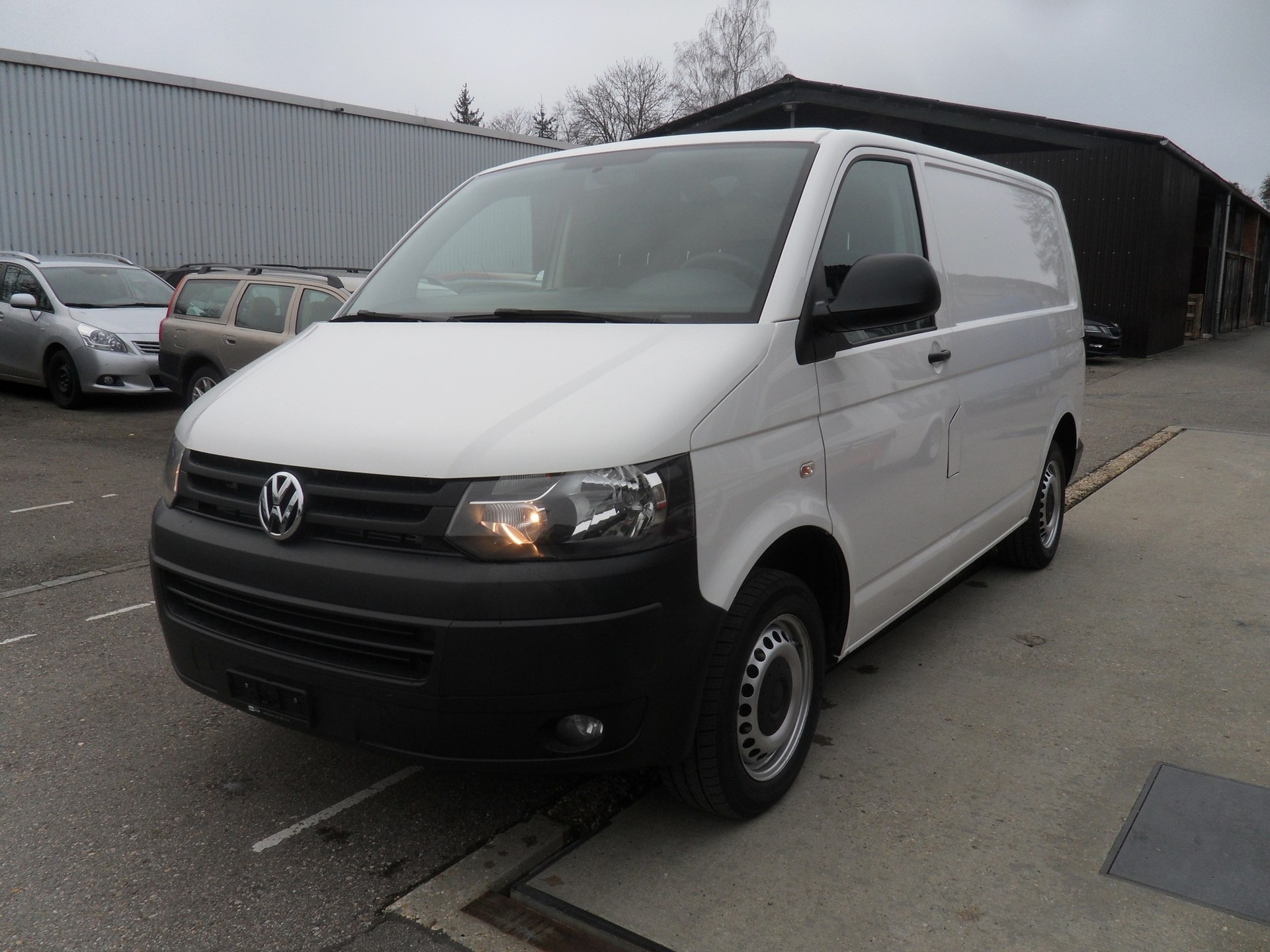 VW T5 2.0 TDI DSG-image-0