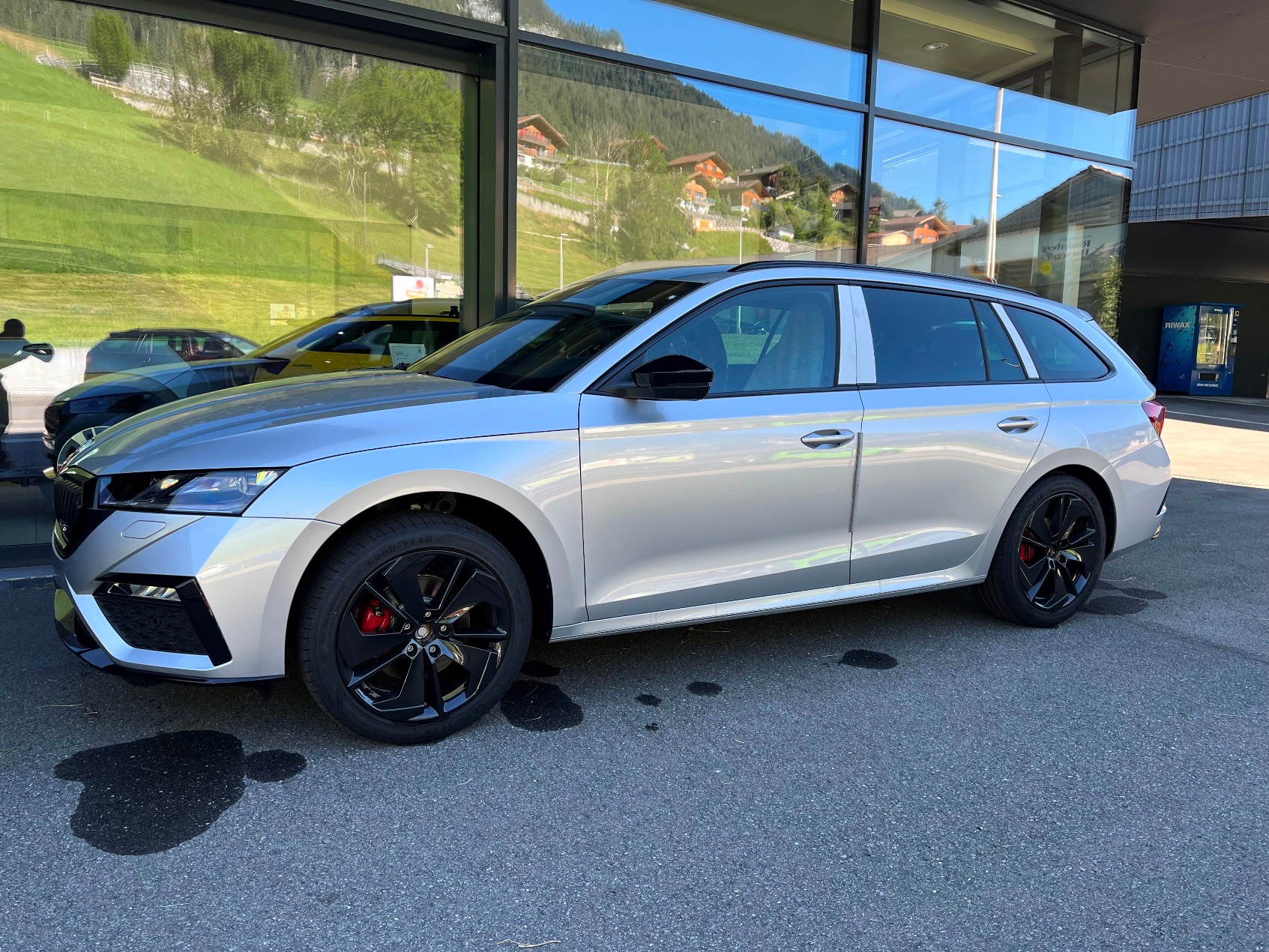 SKODA Octavia Combi 2.0 TDI DSG RS 4x4-image-1