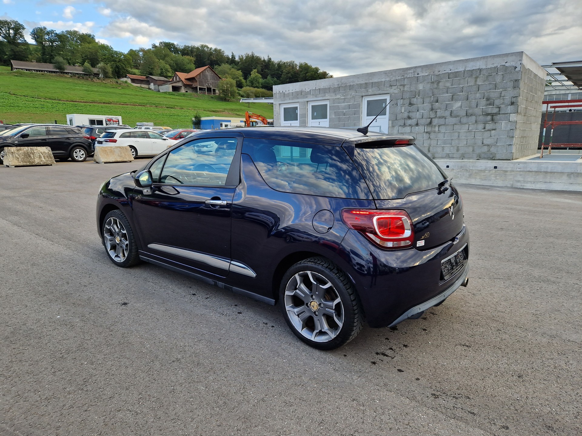 DS AUTOMOBILES DS3 1.2 Pure TechFaubourg Addict-image-13