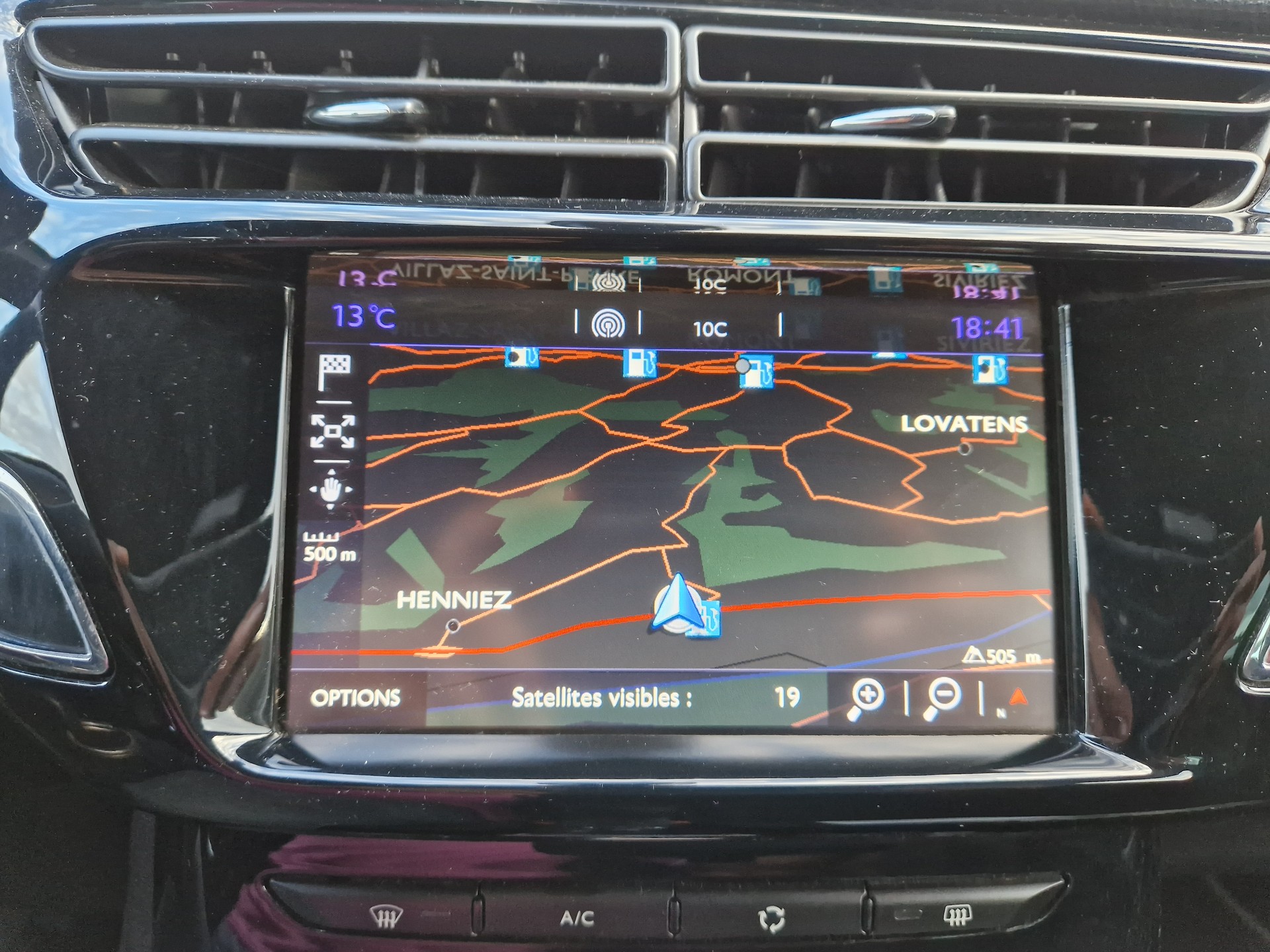 DS AUTOMOBILES DS3 1.2 Pure TechFaubourg Addict-image-4