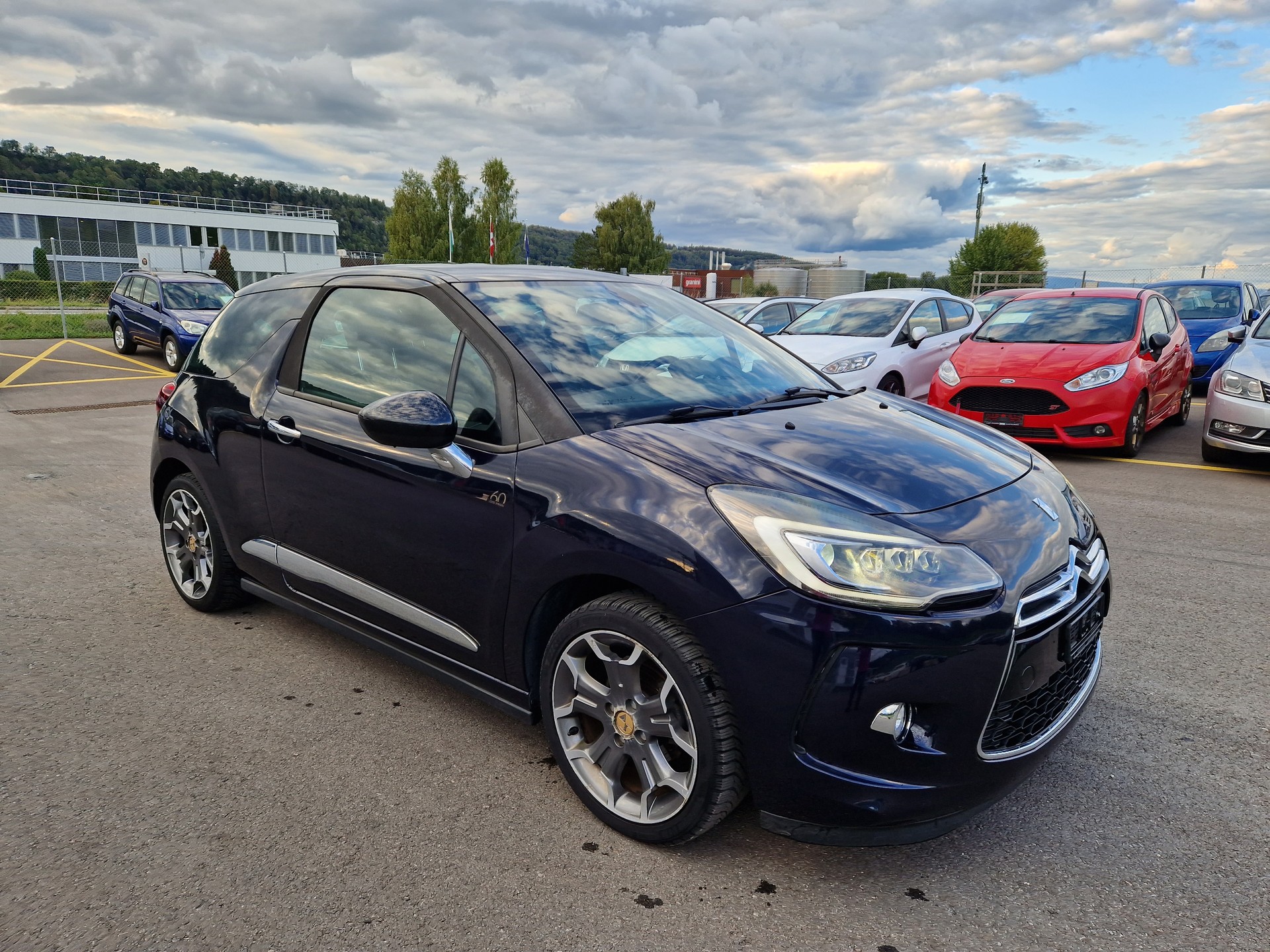 DS AUTOMOBILES DS3 1.2 Pure TechFaubourg Addict-image-10