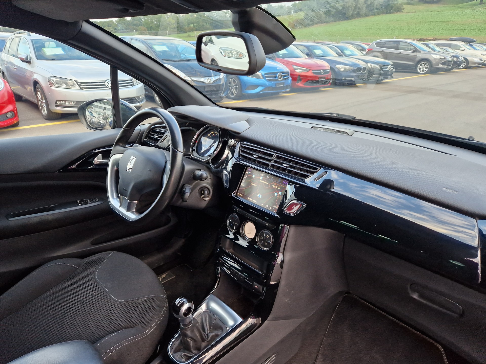 DS AUTOMOBILES DS3 1.2 Pure TechFaubourg Addict-image-7