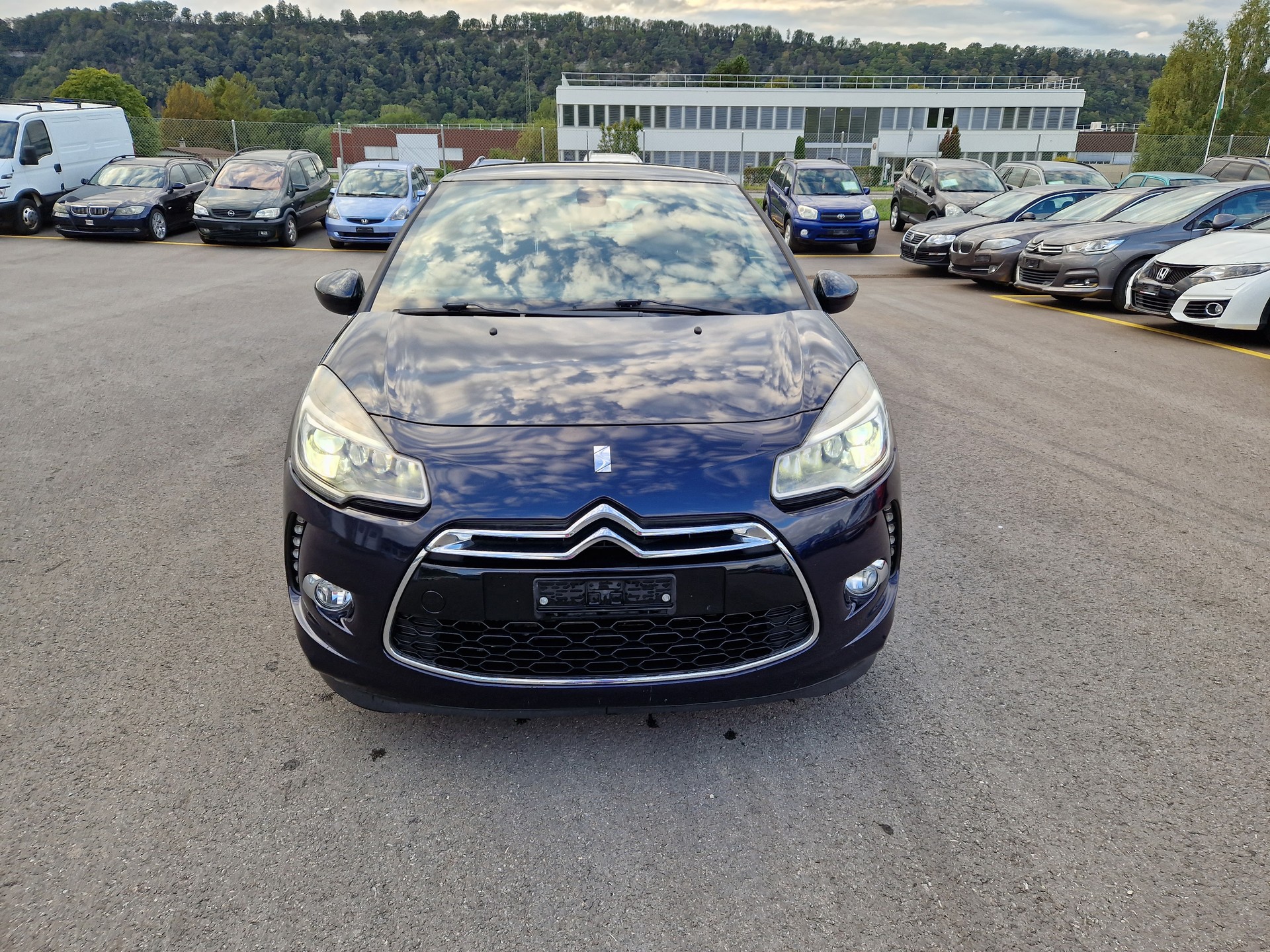 DS AUTOMOBILES DS3 1.2 Pure TechFaubourg Addict-image-11