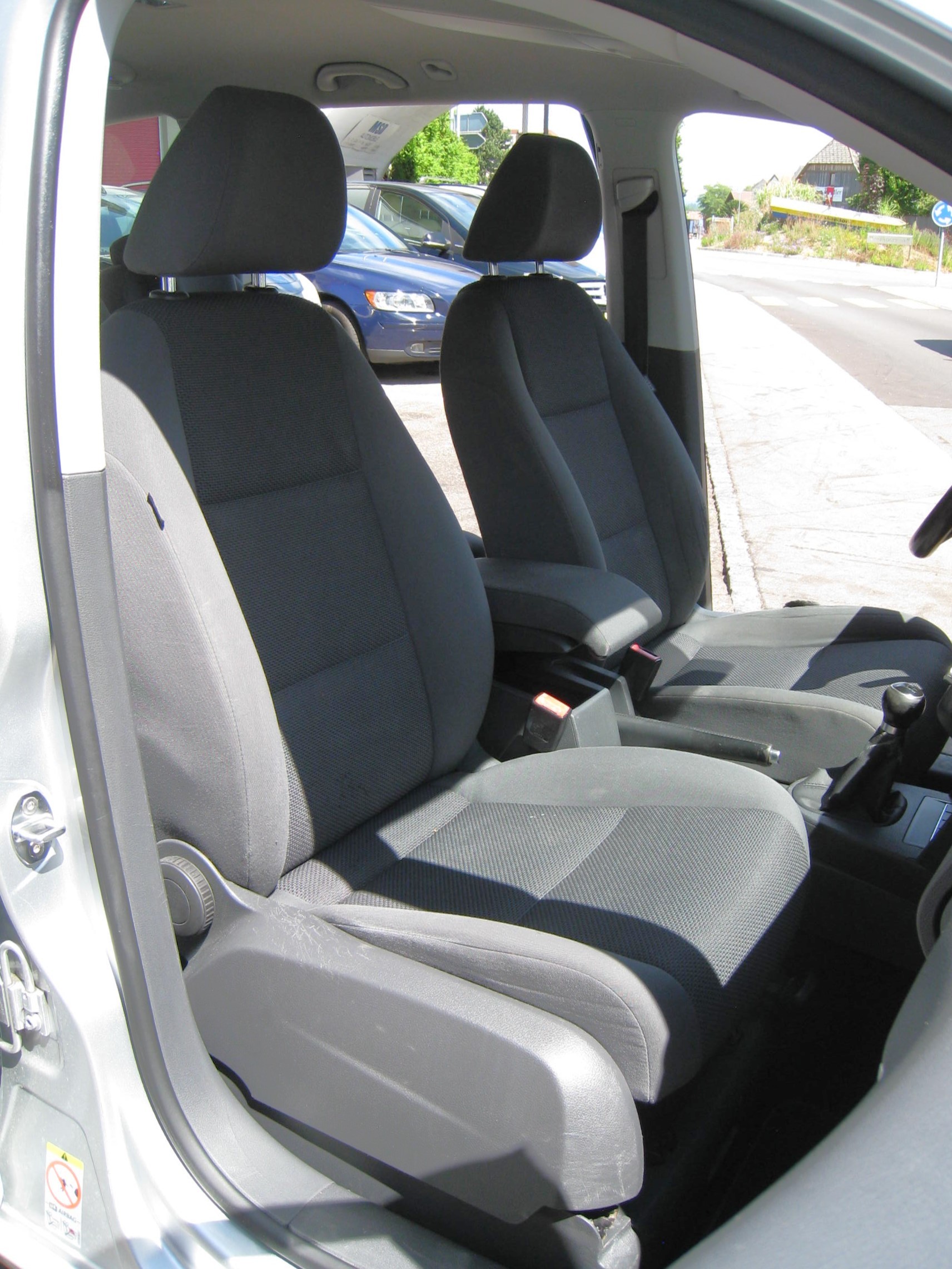VW Touran 1.6 TDI BlueMotion Technology Trendline-image-11