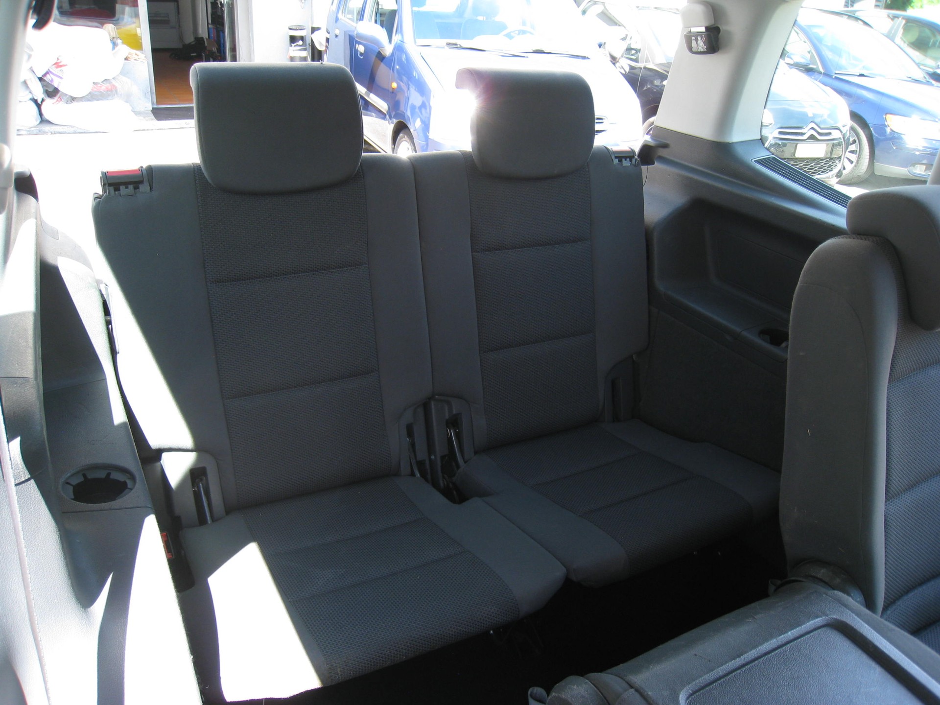 VW Touran 1.6 TDI BlueMotion Technology Trendline-image-14