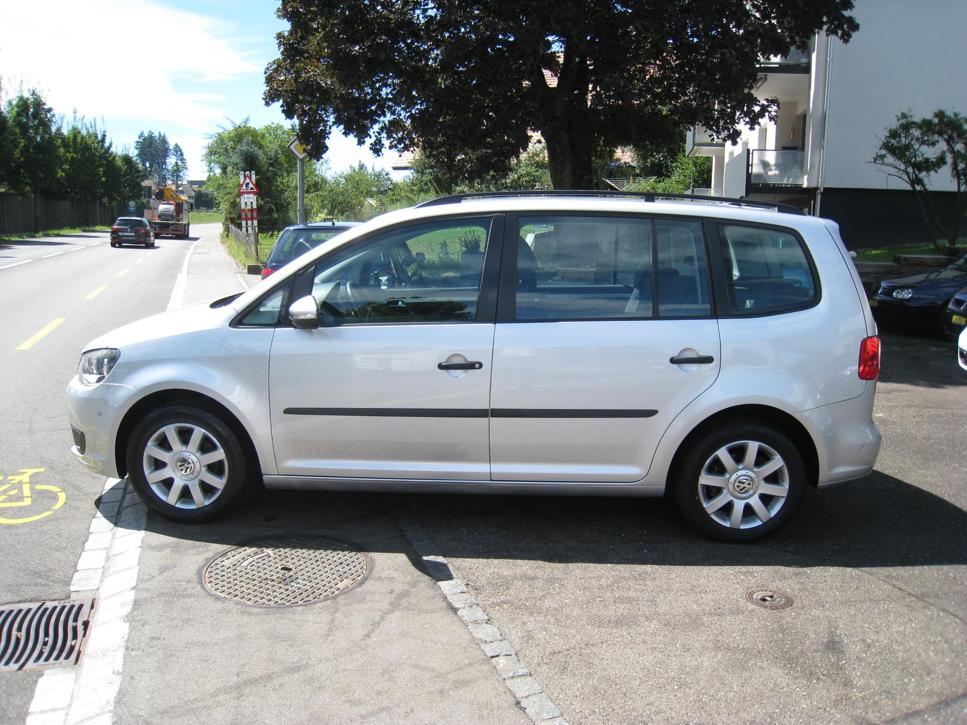 VW Touran 1.6 TDI BlueMotion Technology Trendline-image-5