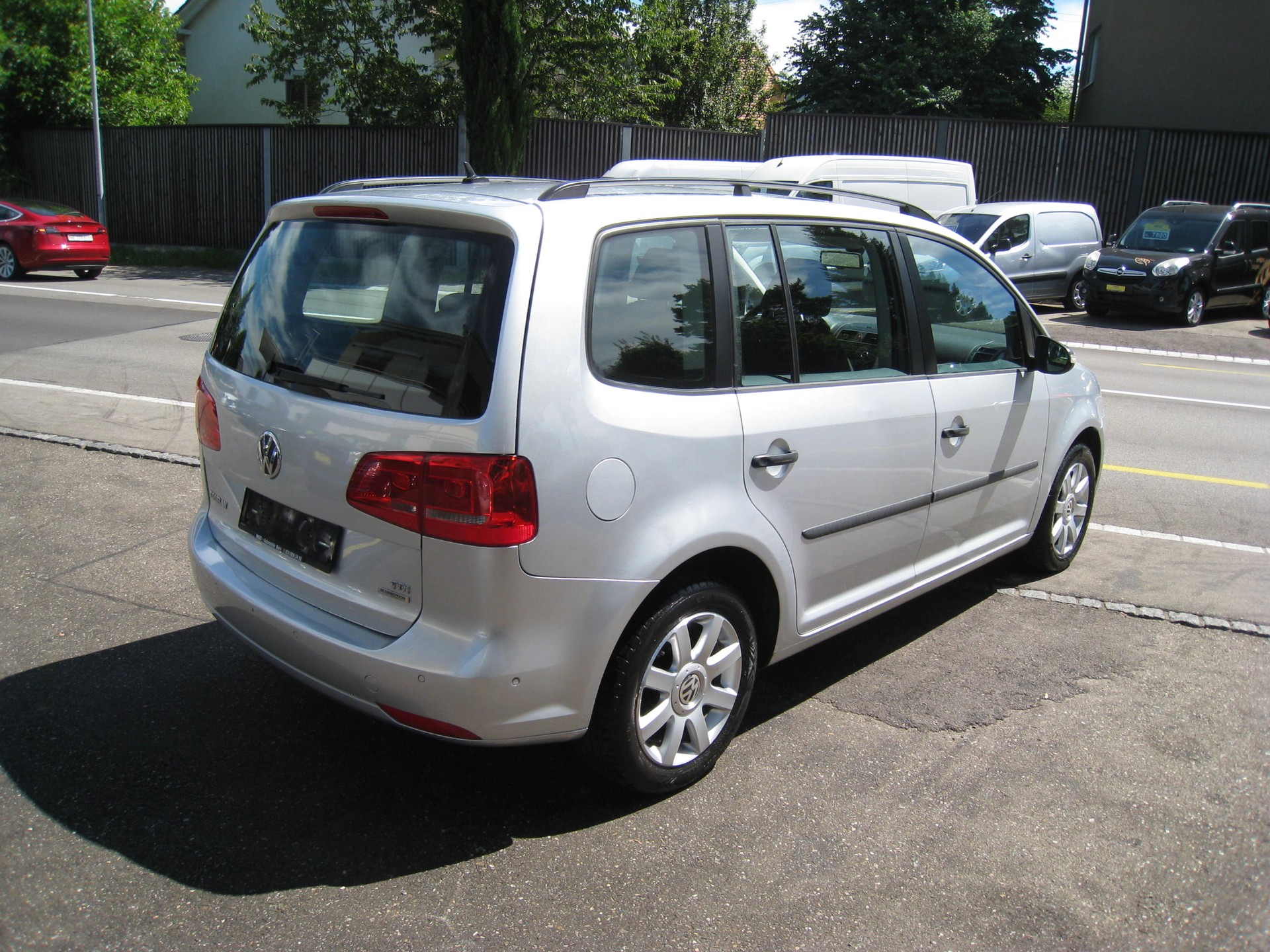 VW Touran 1.6 TDI BlueMotion Technology Trendline-image-4