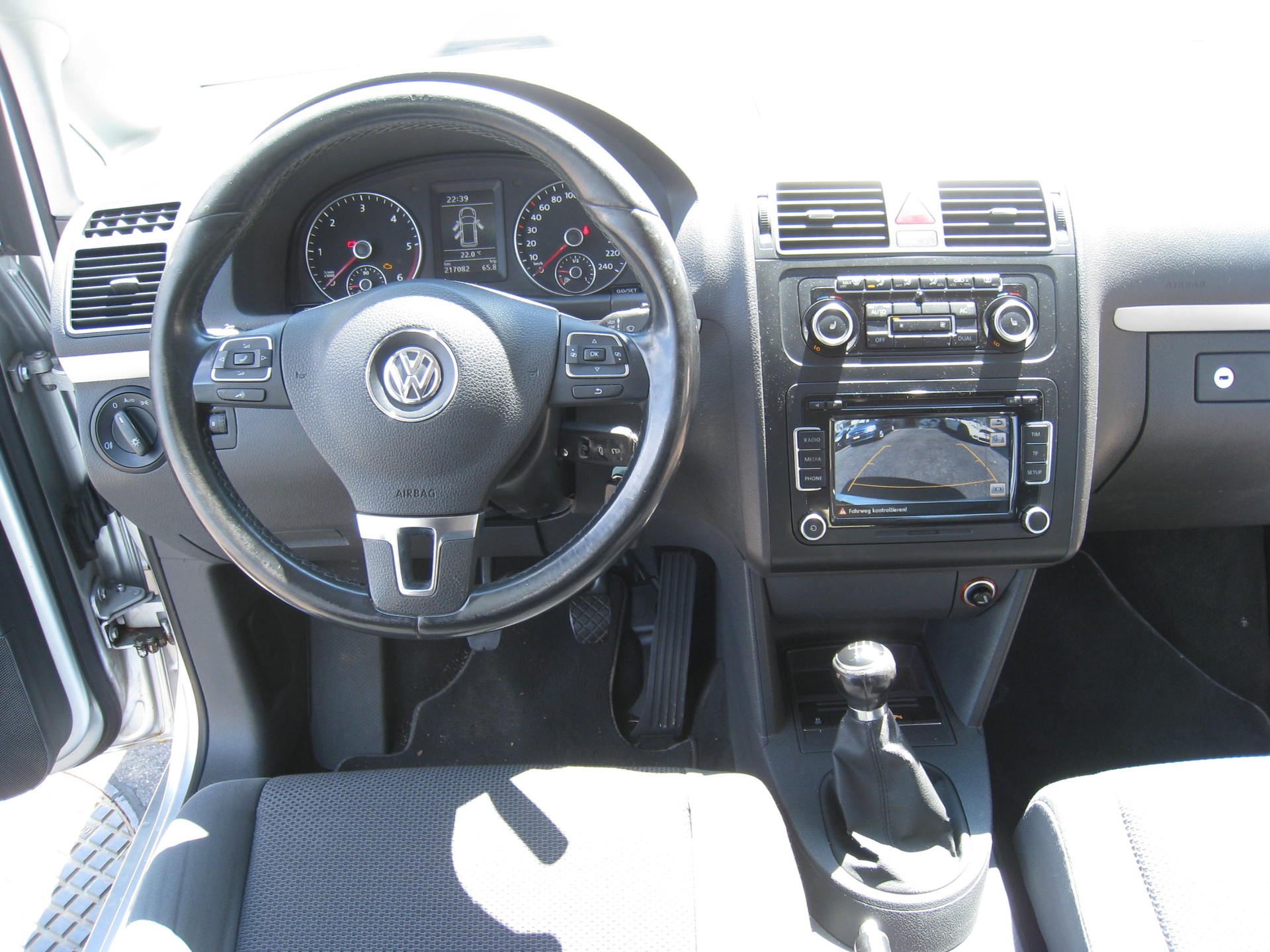 VW Touran 1.6 TDI BlueMotion Technology Trendline-image-12