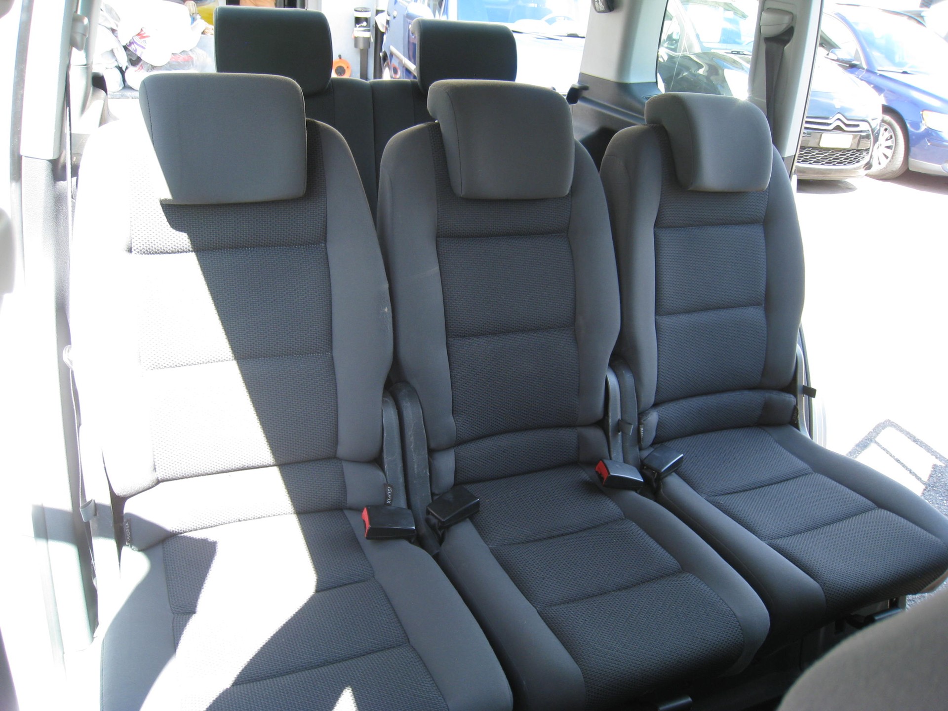 VW Touran 1.6 TDI BlueMotion Technology Trendline-image-13