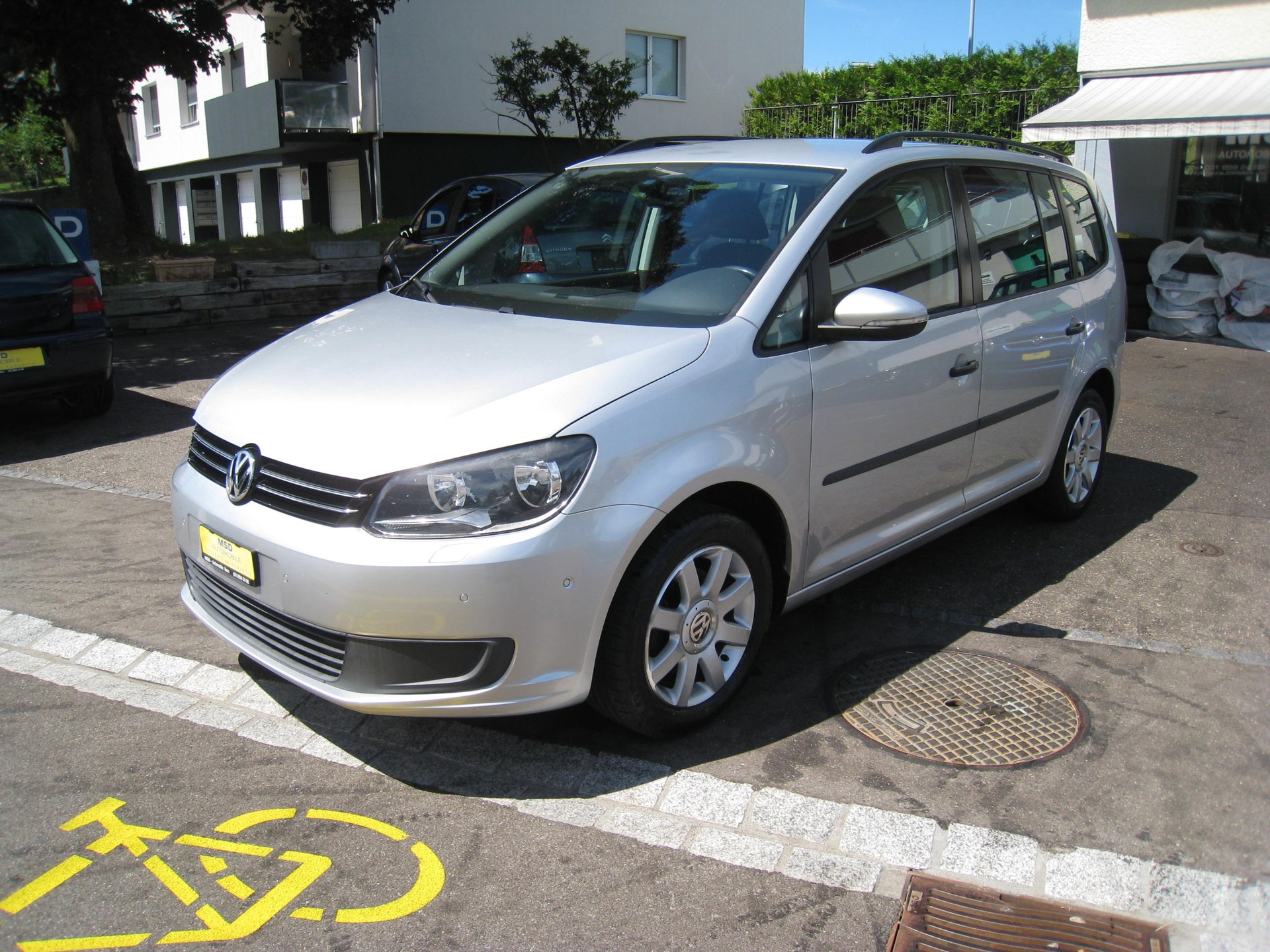 VW Touran 1.6 TDI BlueMotion Technology Trendline-image-0