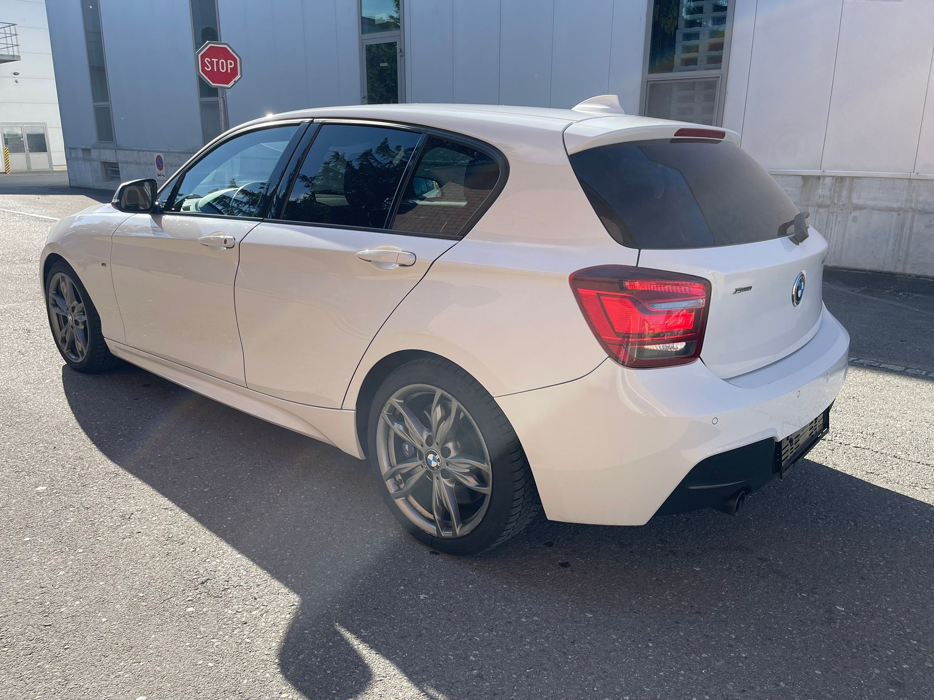BMW M135i xDrive Steptronic-image-3