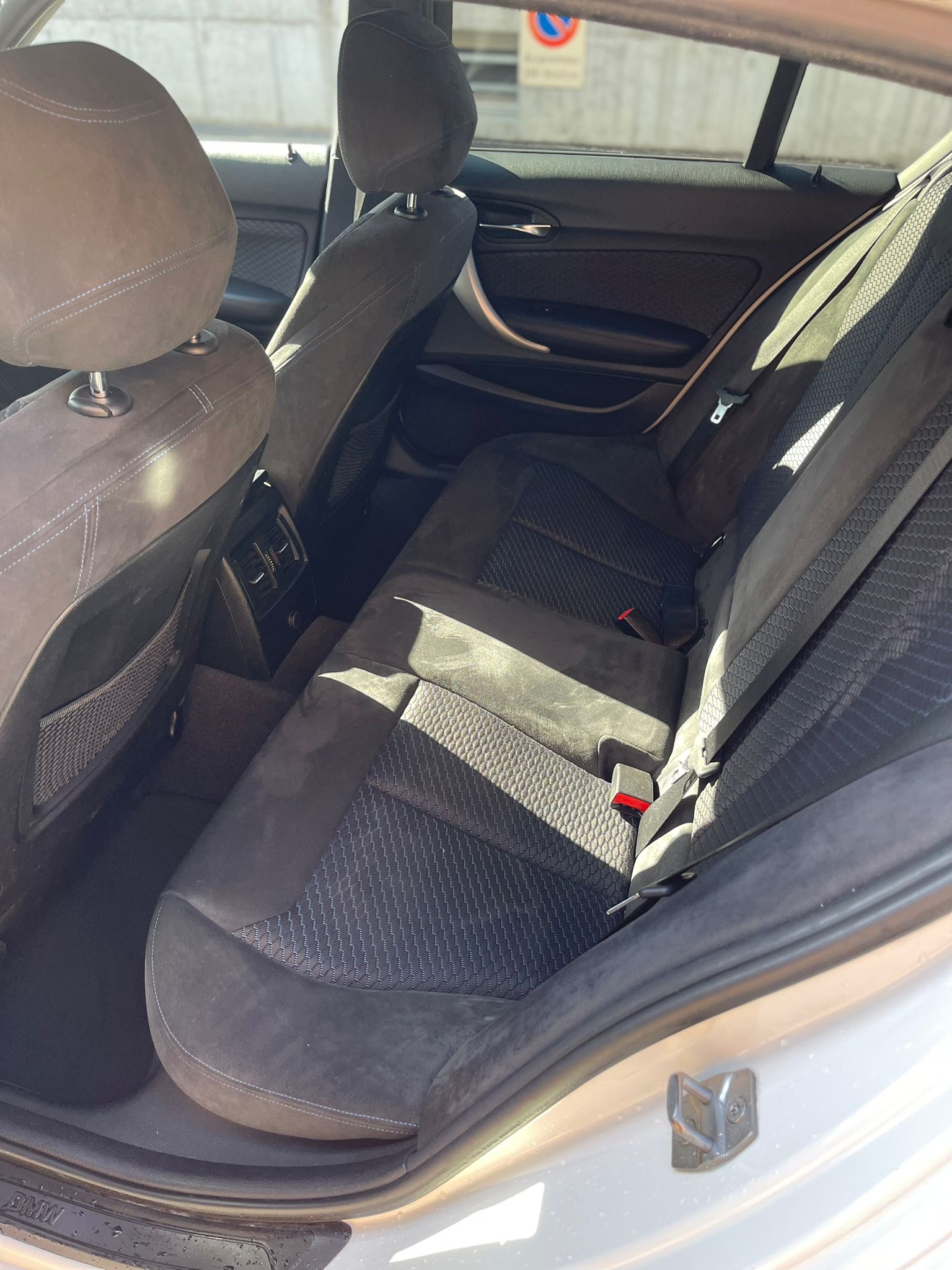 BMW M135i xDrive Steptronic-image-7