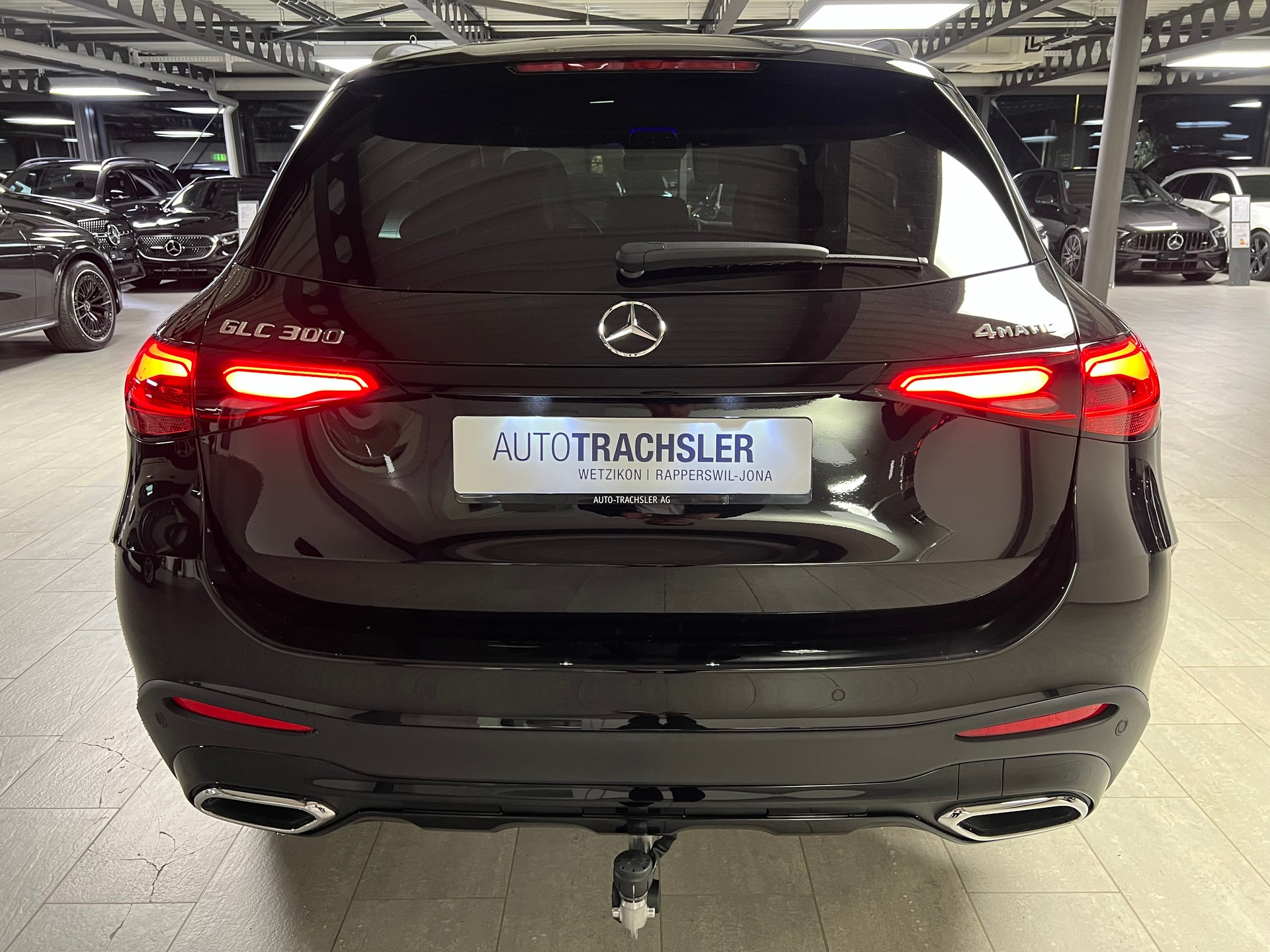 MERCEDES-BENZ GLC 300 4Matic 9G-Tronic-image-4