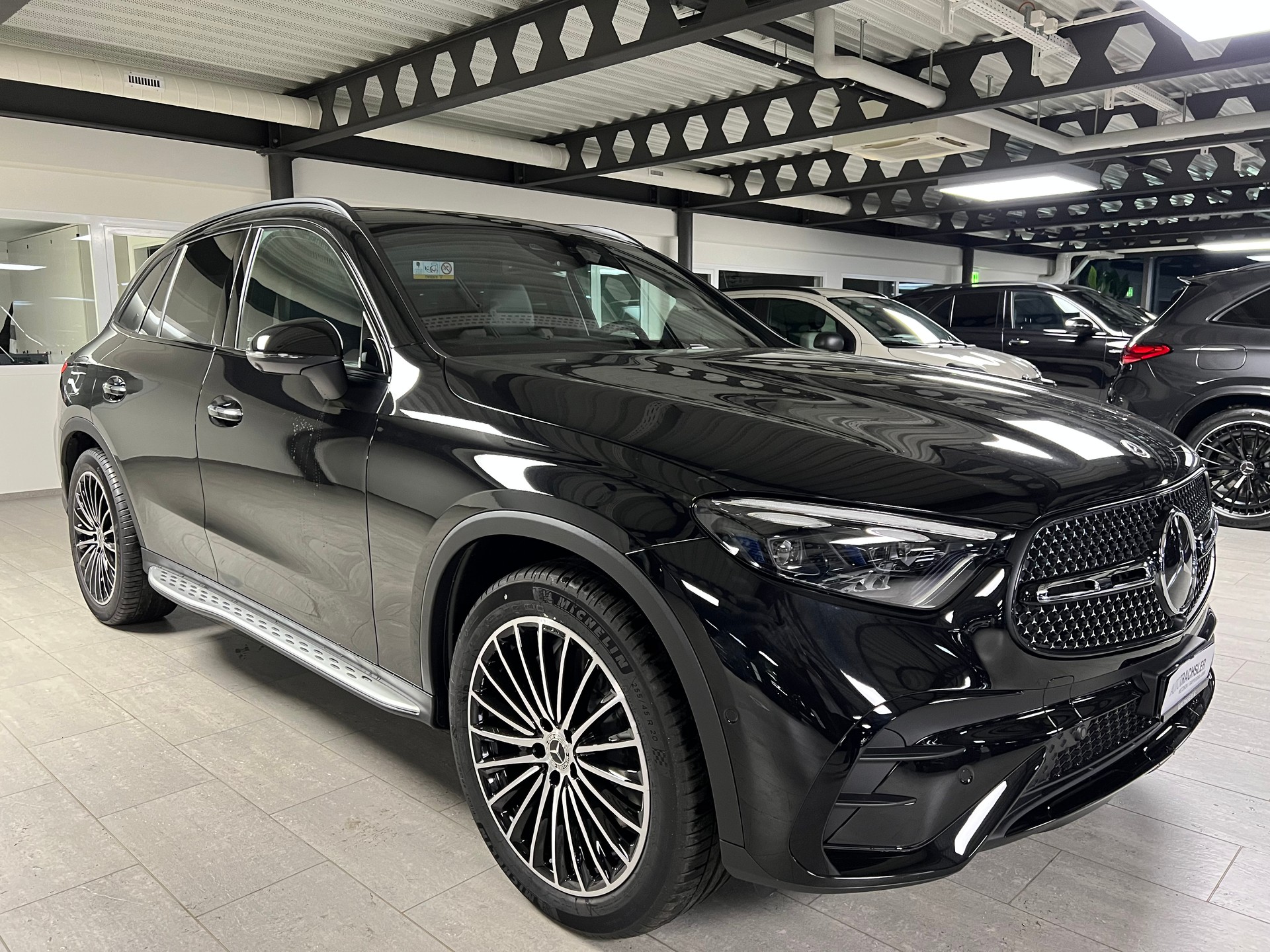 MERCEDES-BENZ GLC 300 4Matic 9G-Tronic-image-2
