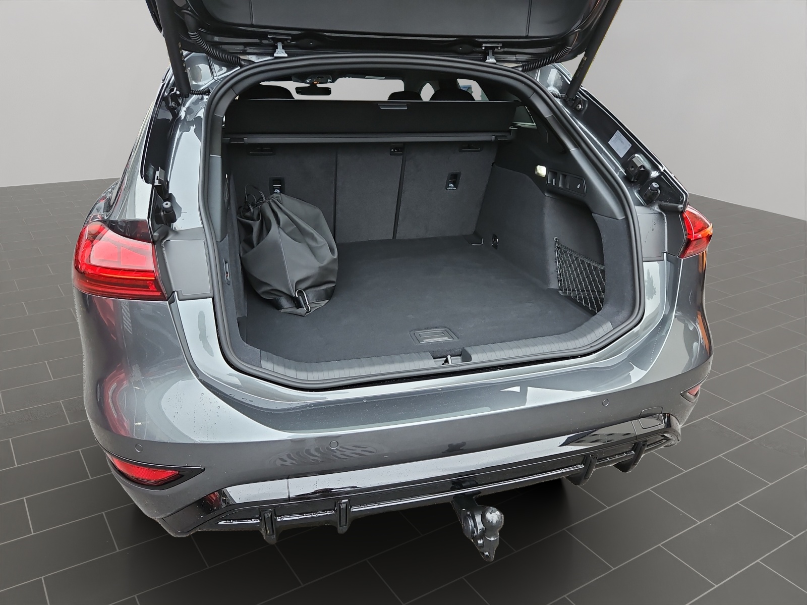 AUDI S6 Avant e-tron quattro-image-14