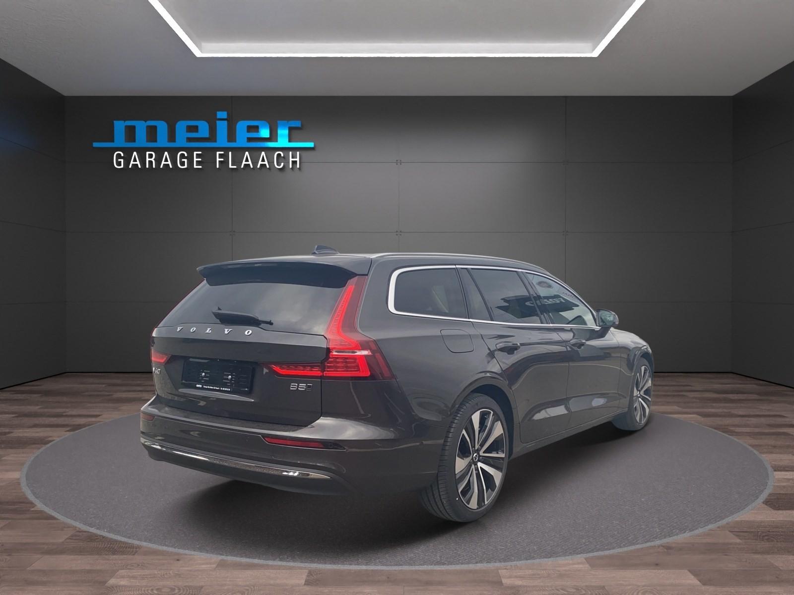 VOLVO V60 2.0 B5 Ultimate Bright AWD-image-5
